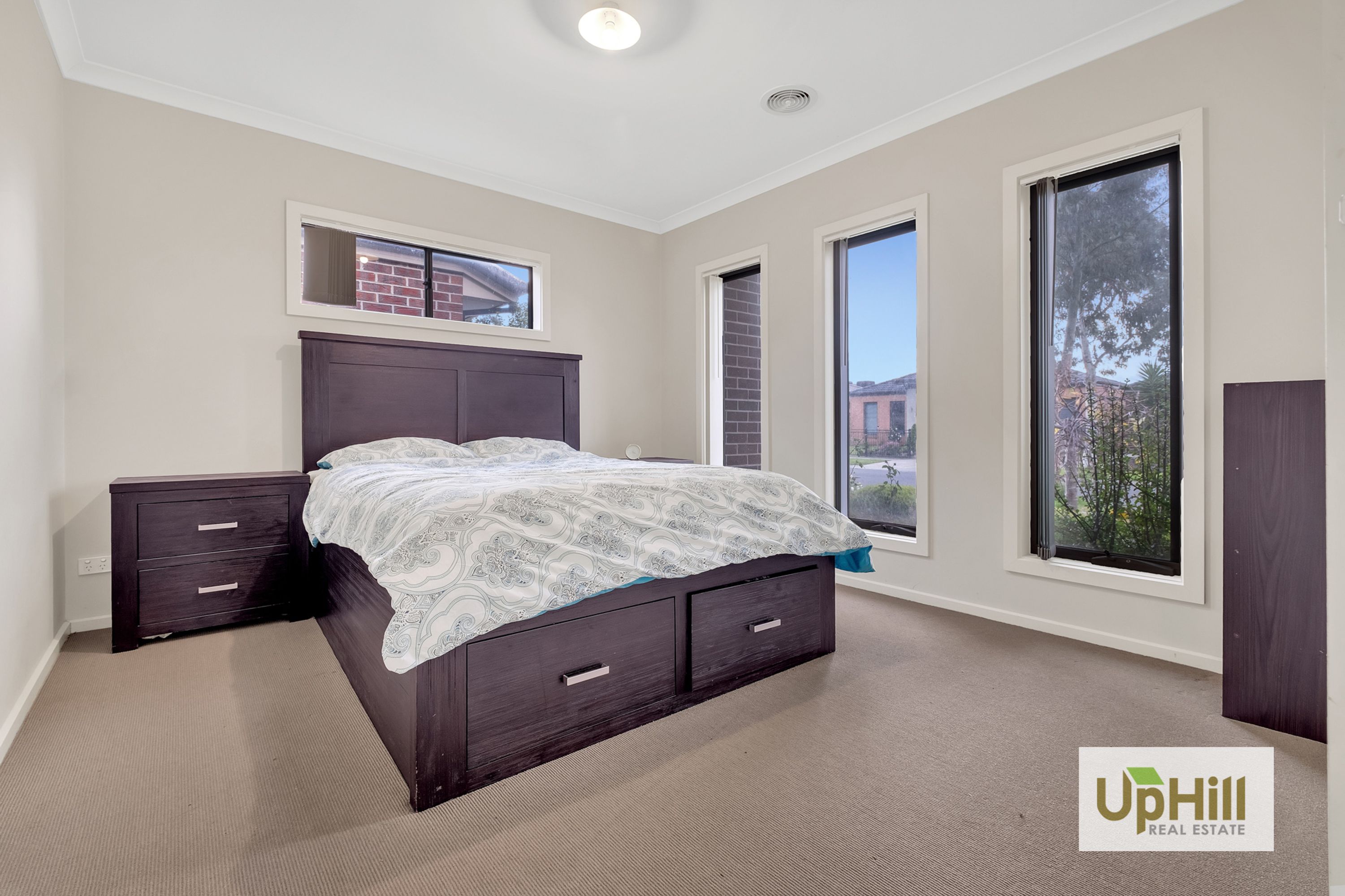 24 Naas Road, Clyde North - Thumbnail 2