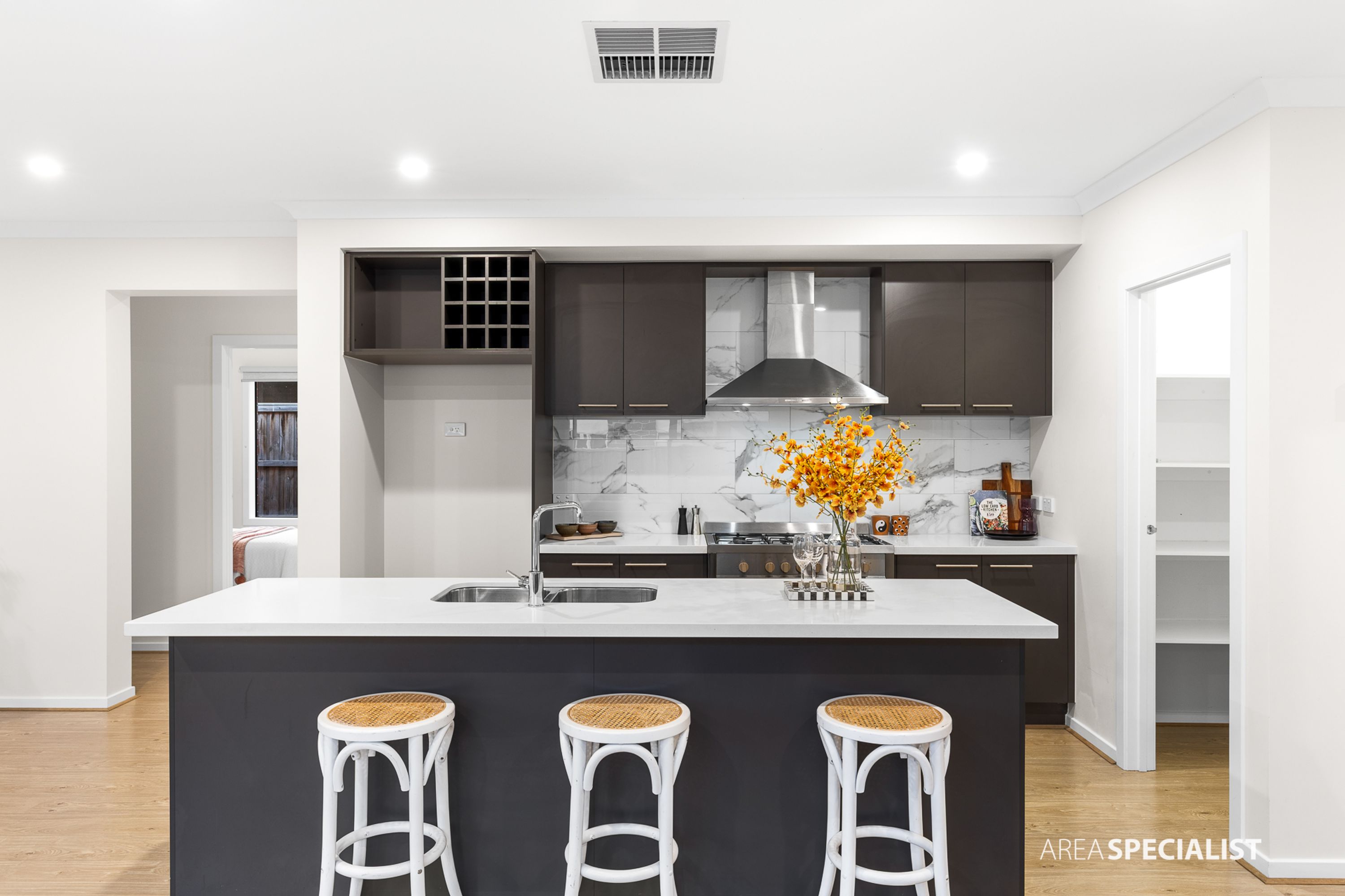 10 Haniper Grove, Werribee, Werribee - Thumbnail 7