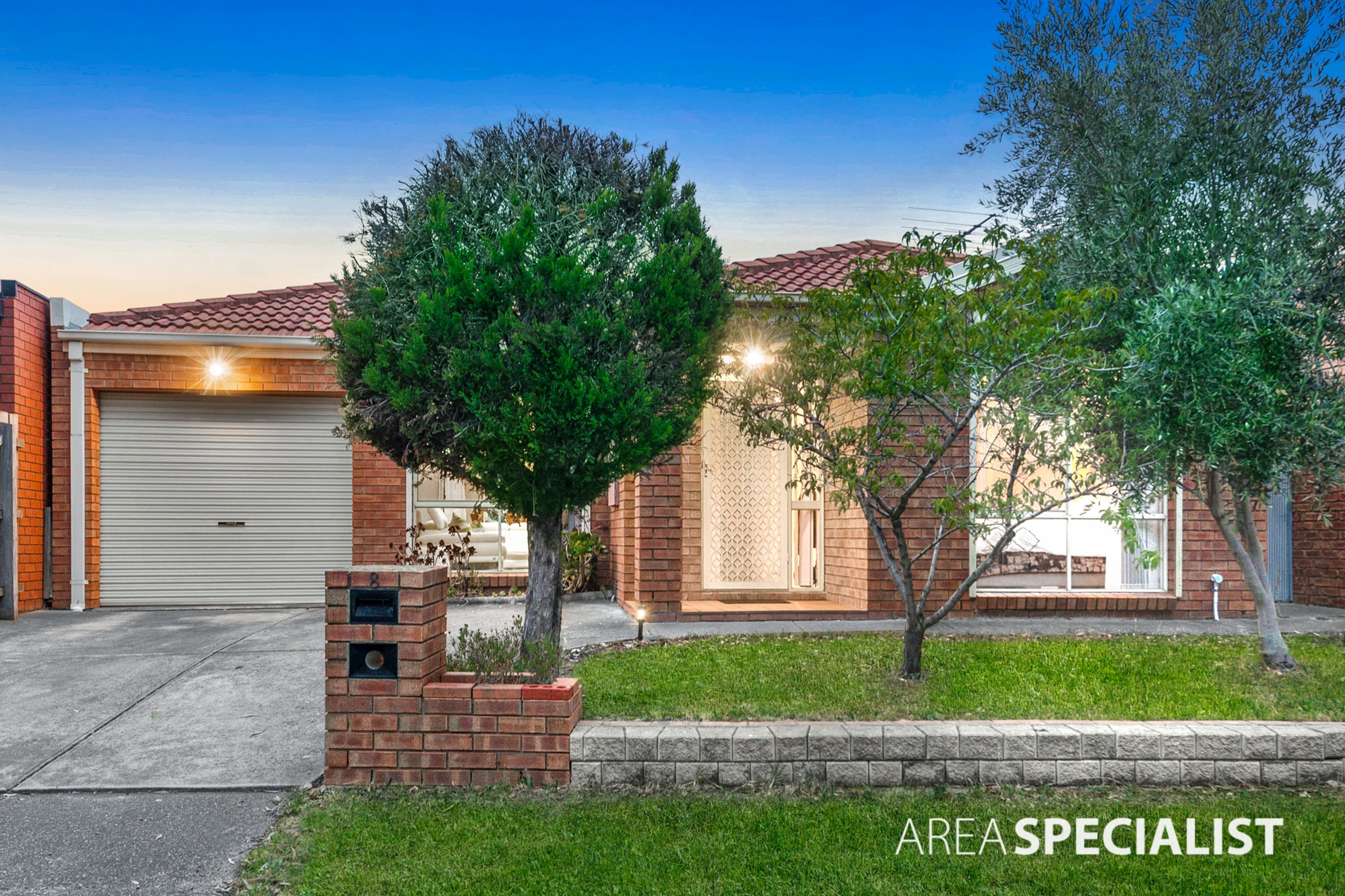 8 Turquoise Close, St Albans VIC 3021, St Albans - Thumbnail 2