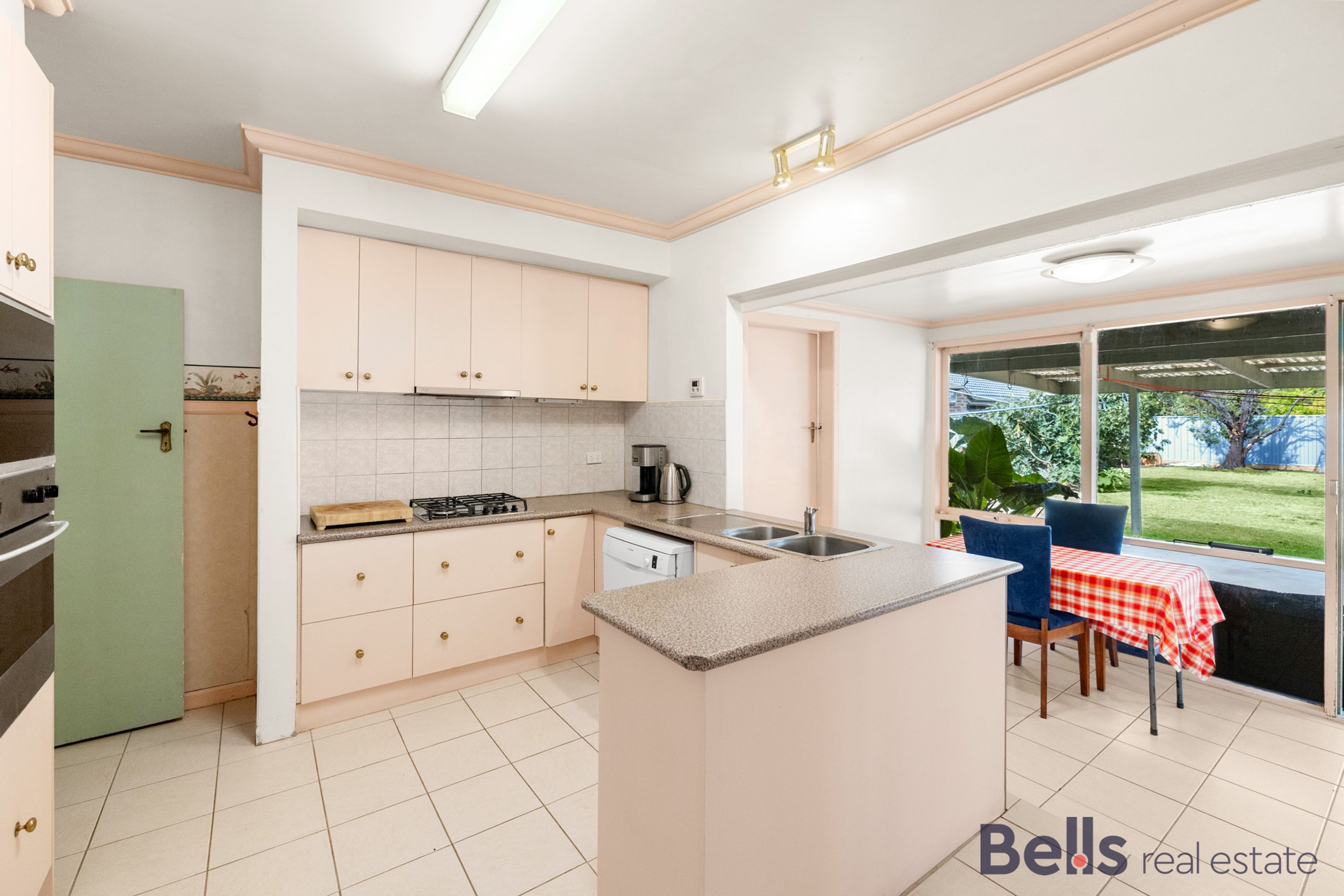 3 Mernda Street, Sunshine West - Thumbnail 2