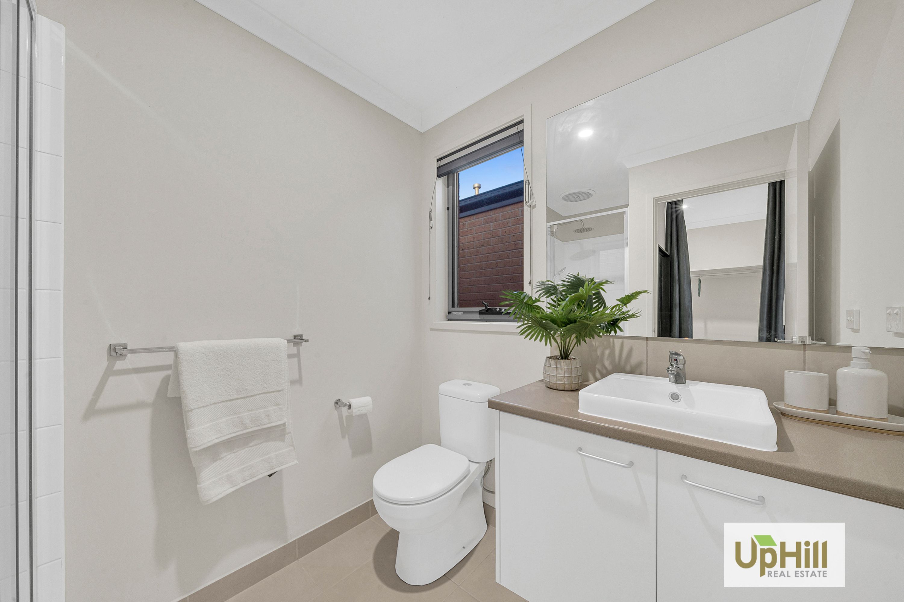 13 Pump House Crescent, Clyde - Thumbnail 3