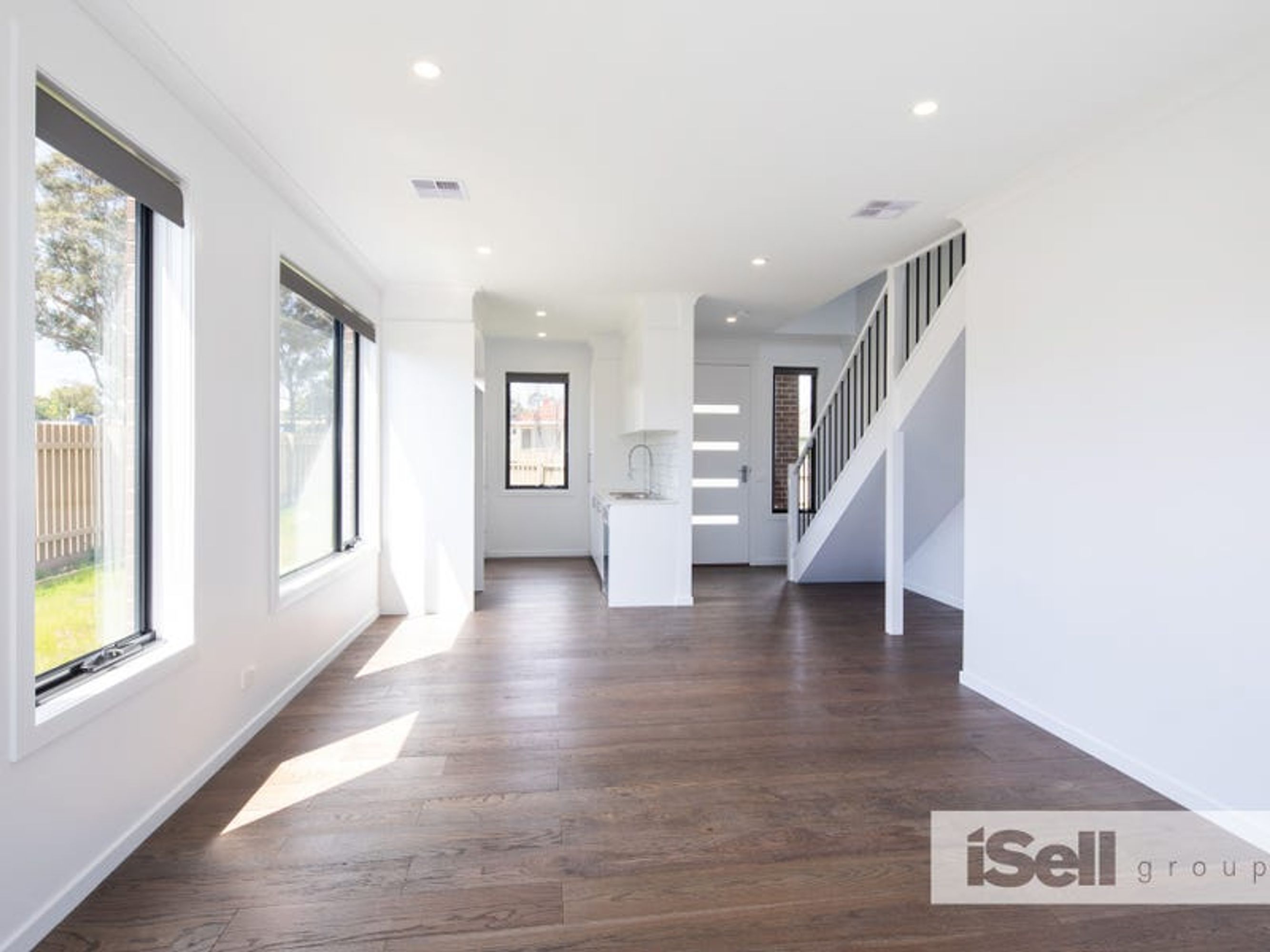 2 Cooper Street, Springvale South - Thumbnail 2