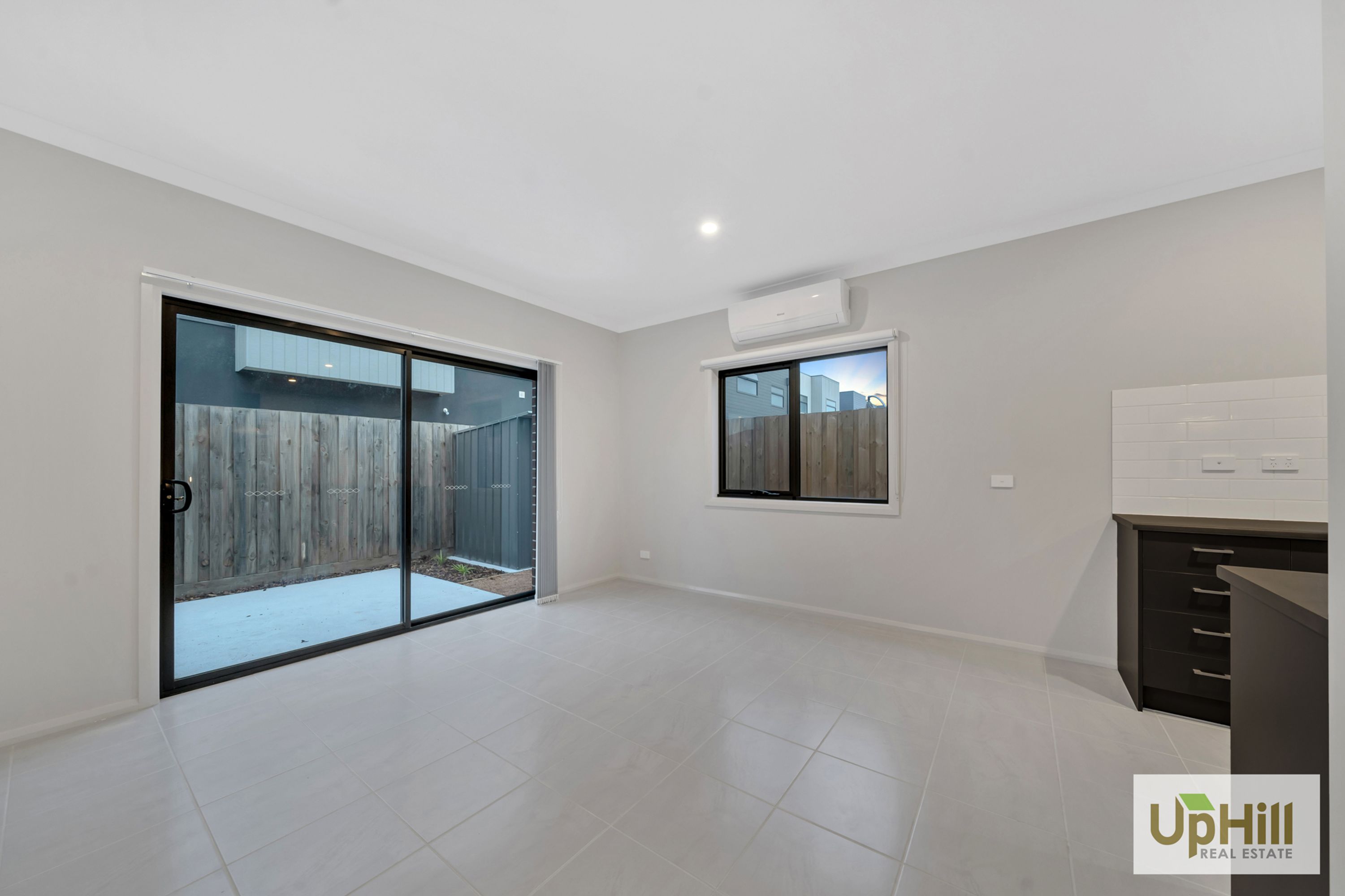 72 WATERWAYS DRIVE, Cranbourne North - Thumbnail 8