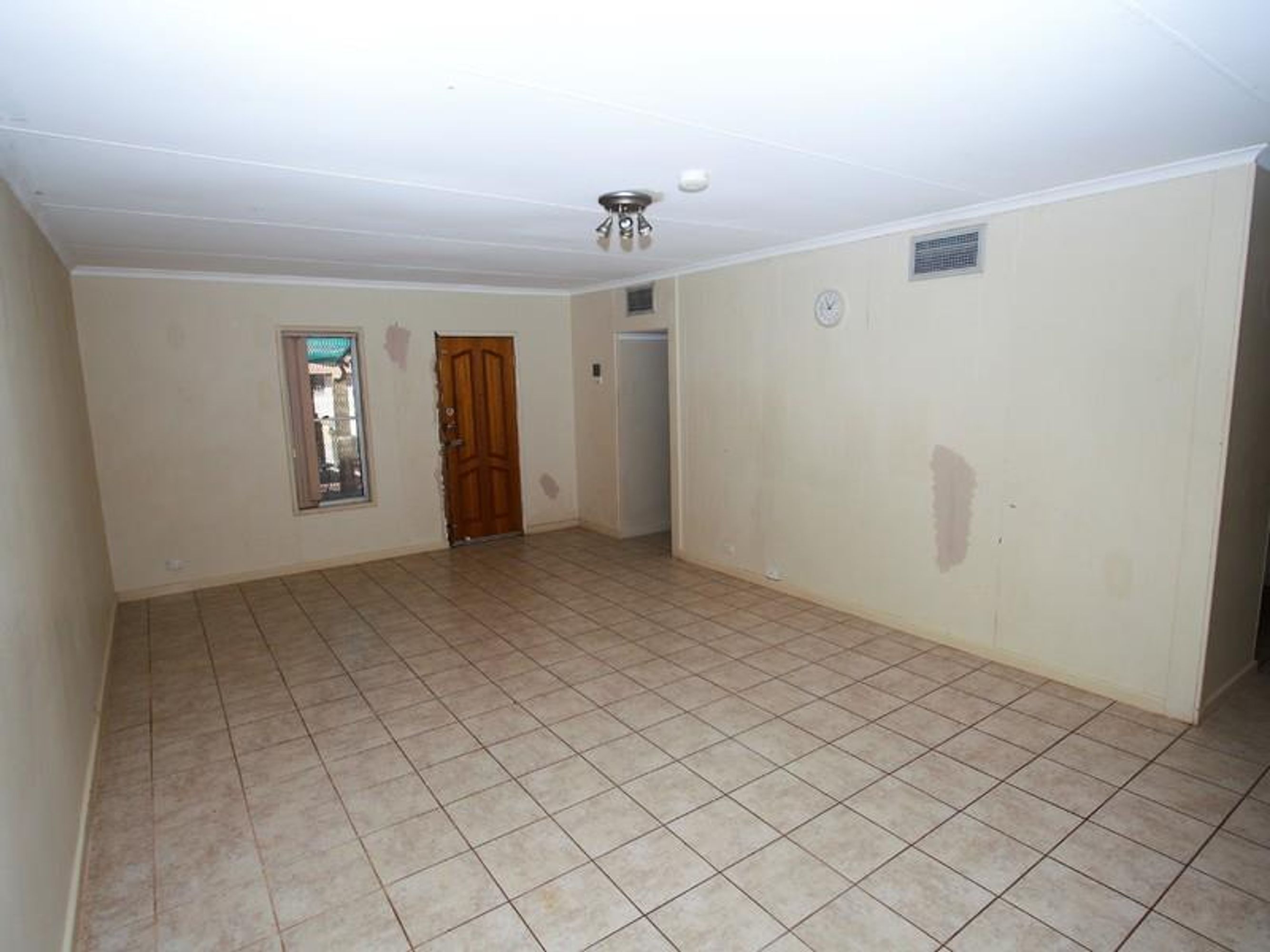 7 Peter Way, South Hedland, South Hedland - Thumbnail 3