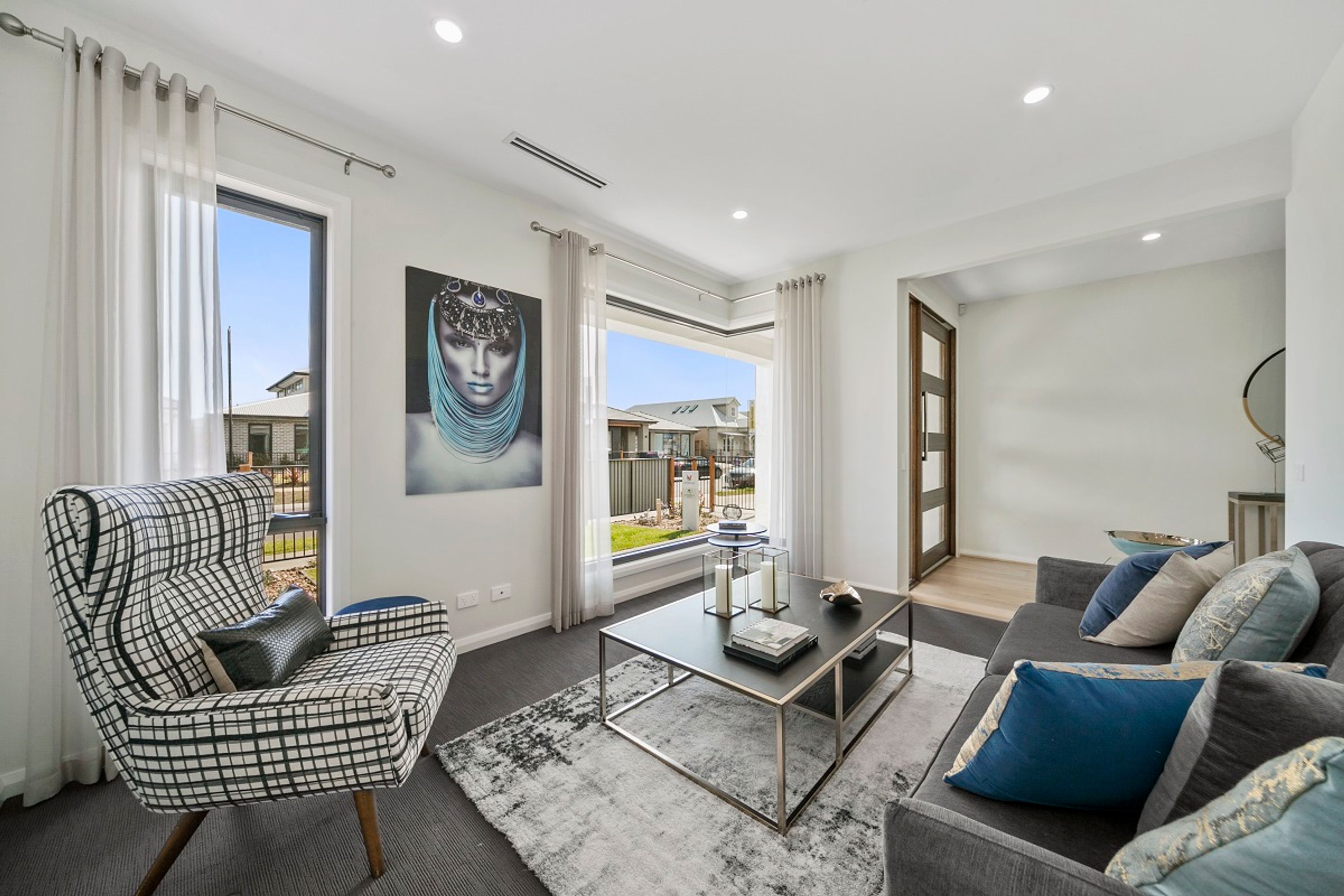 28 MURPHY STREET, Clyde North - Thumbnail 2
