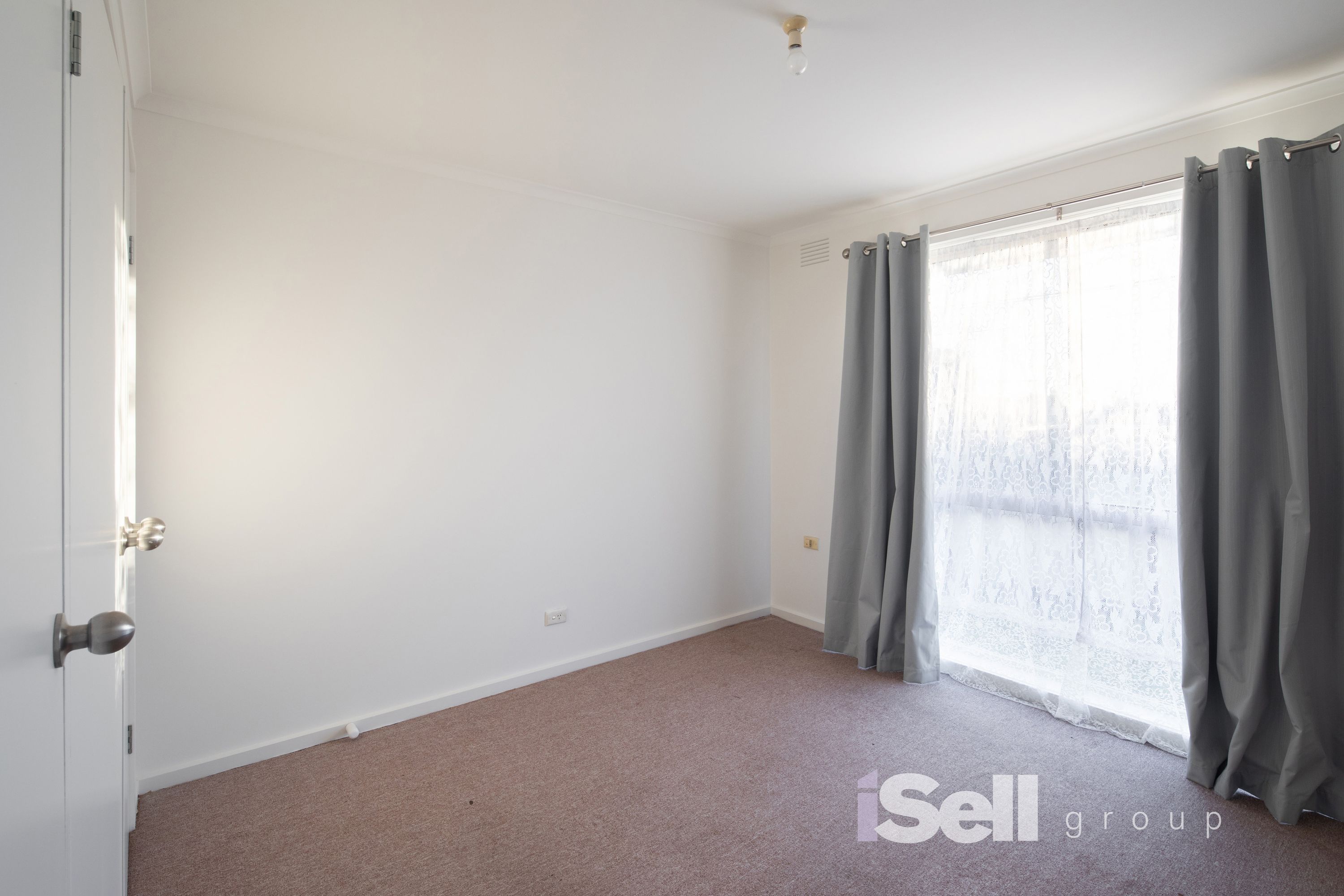 111 Bloomfield Road, Keysborough - Thumbnail 2