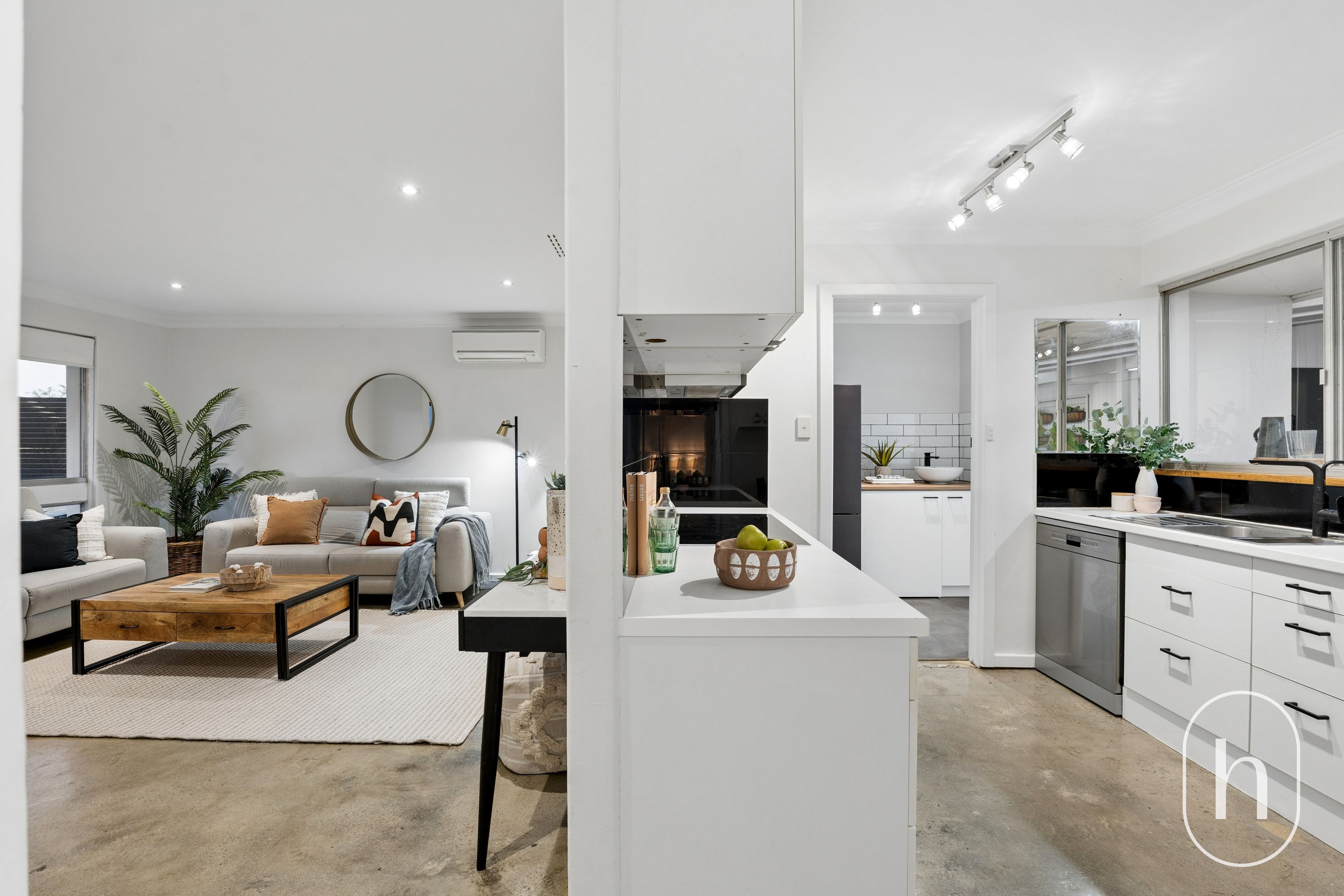 15 Ensign Way, Beldon - Thumbnail 4