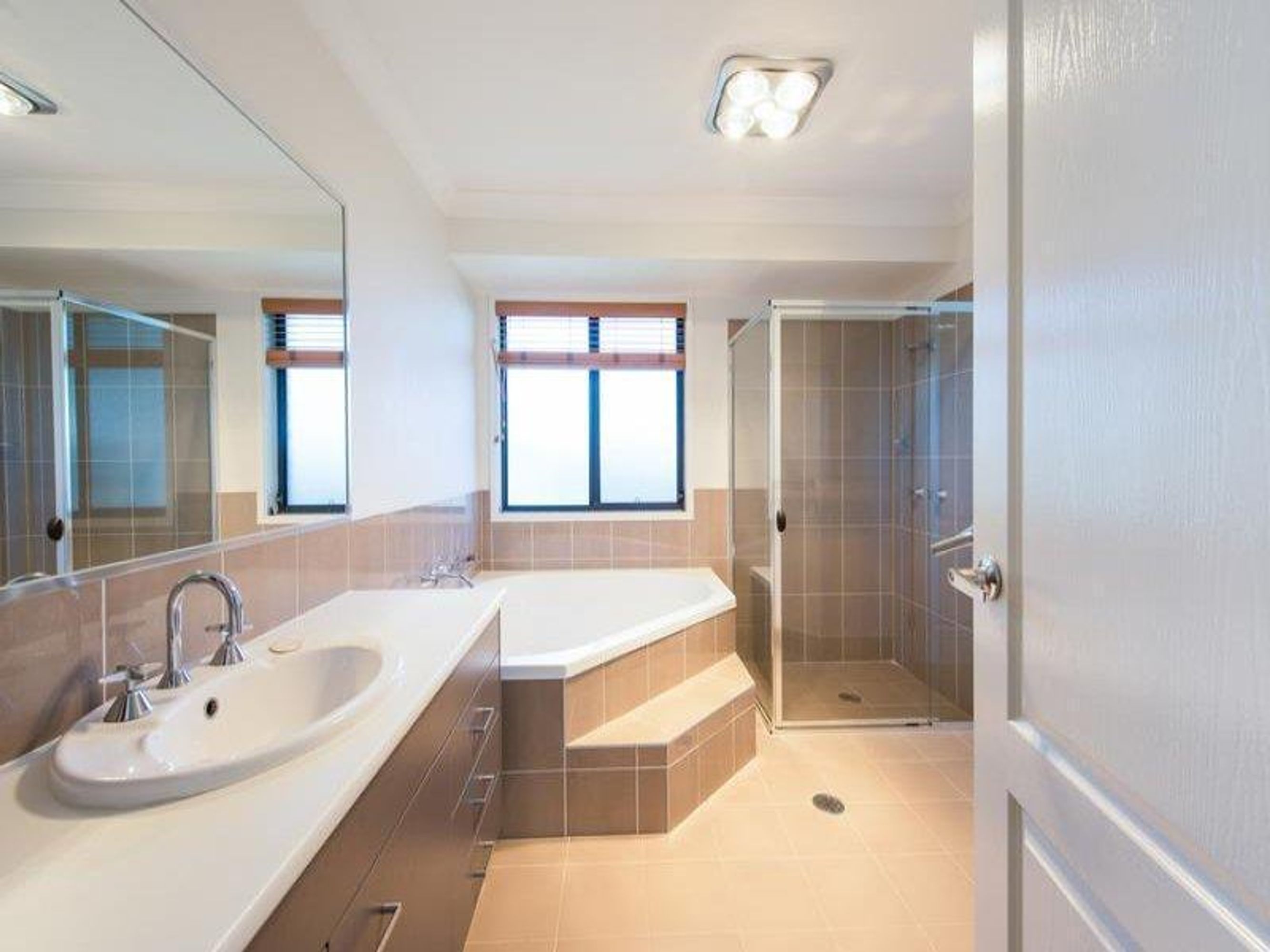 6 Lemon Myrtle Close, South Grafton - Thumbnail 4