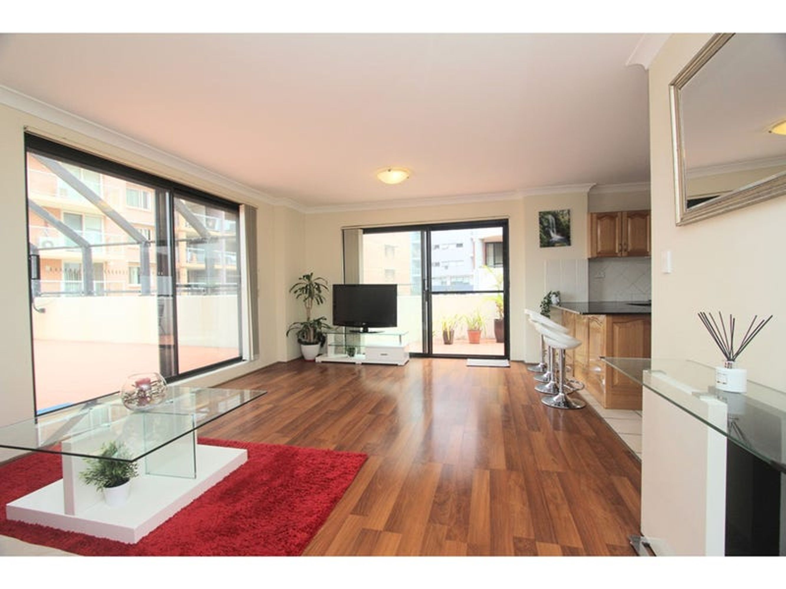 30/2, Rockdale - Thumbnail 2