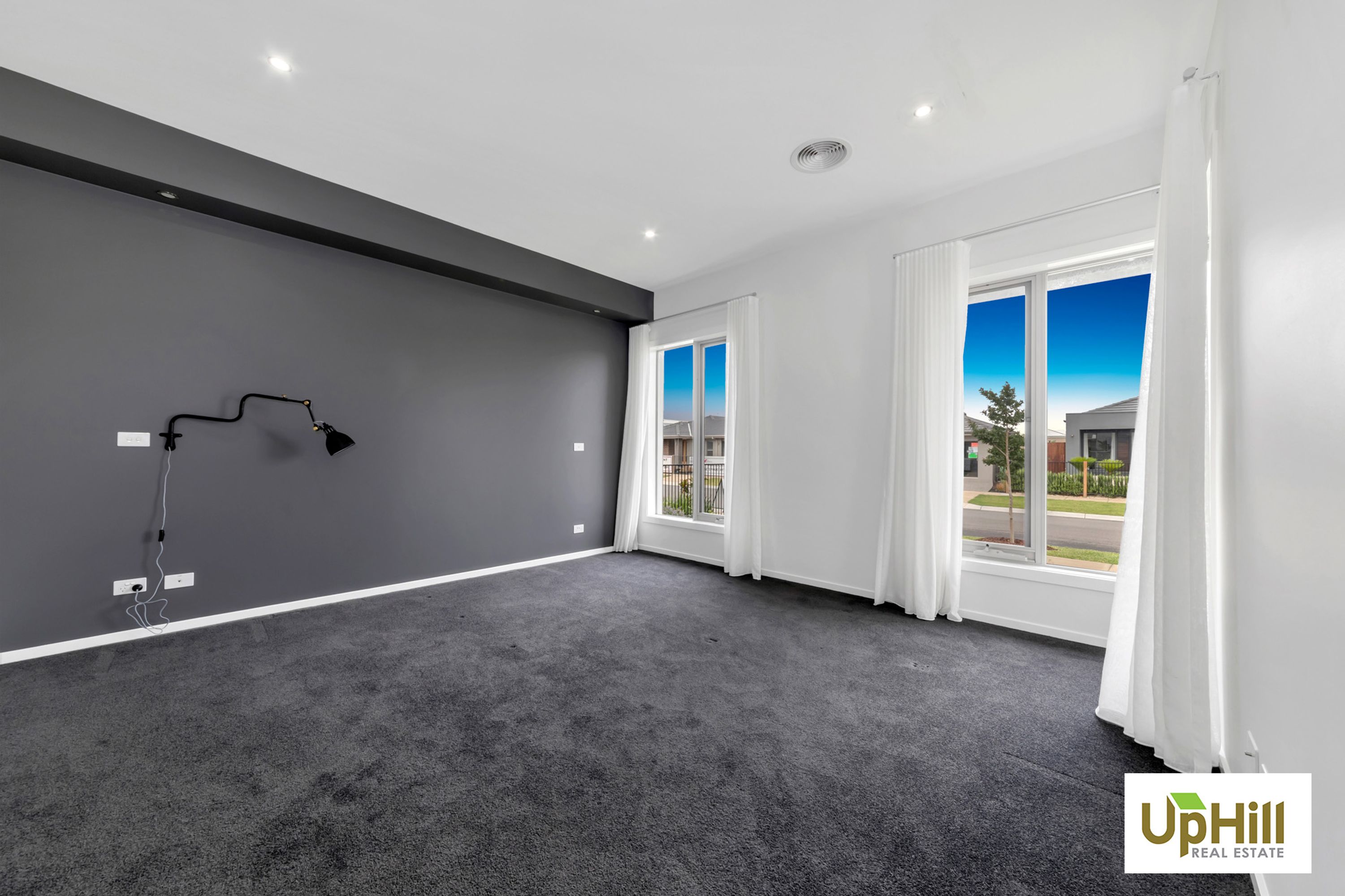 24 MURPHY STREET, Clyde North - Thumbnail 2
