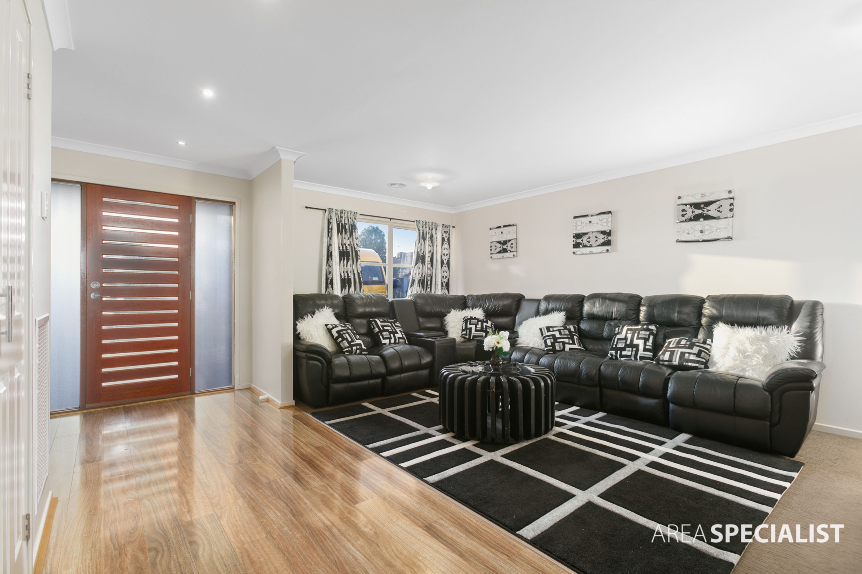 8 Pinnacle Way, Fraser Rise VIC 3336, Fraser Rise - Thumbnail 4