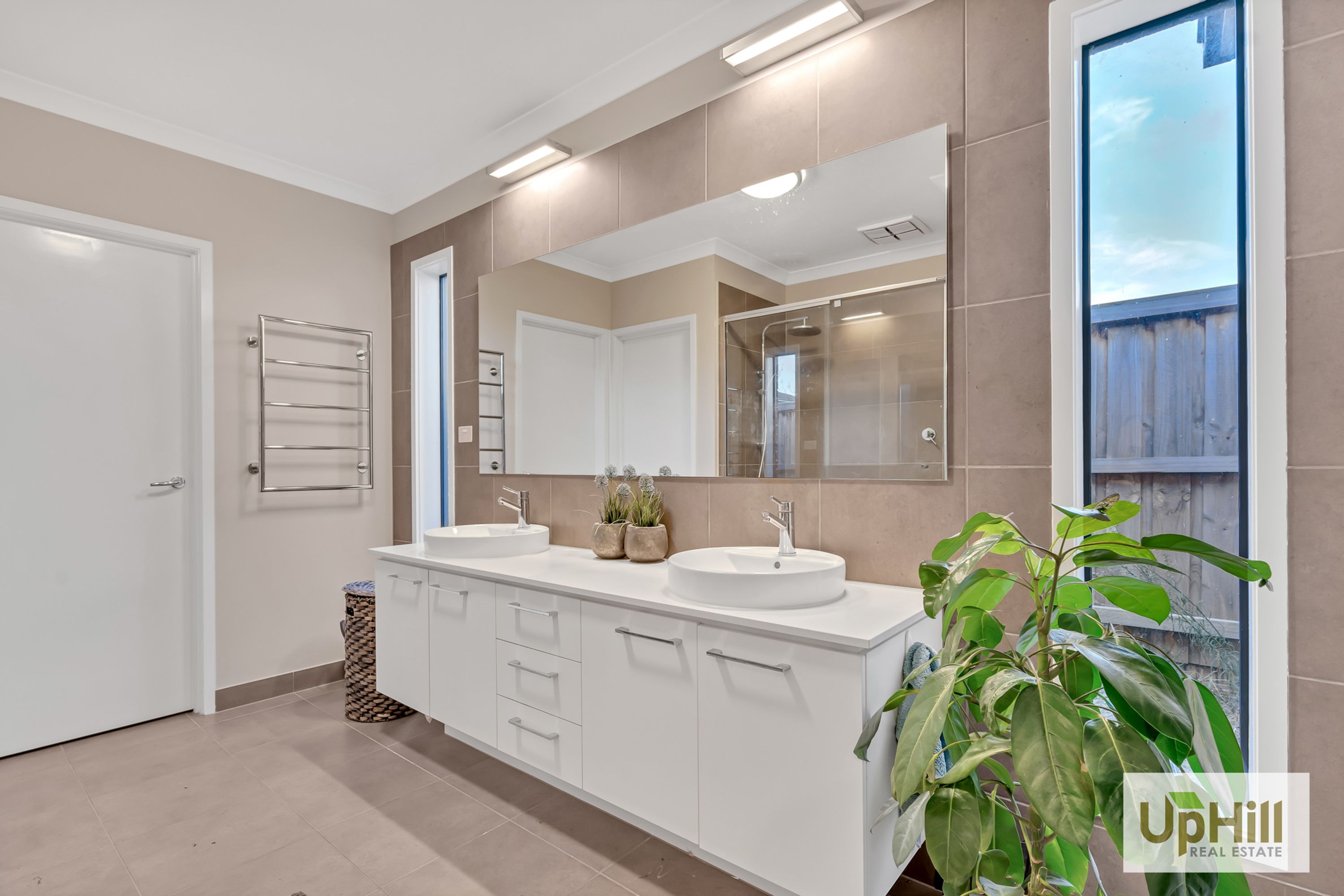 12 Dame Avenue, Clyde North - Thumbnail 3