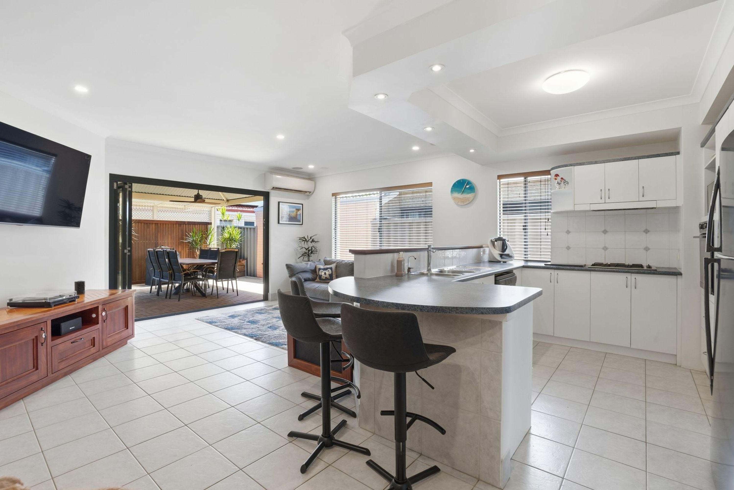 31 Clements Road, Booragoon - Thumbnail 4
