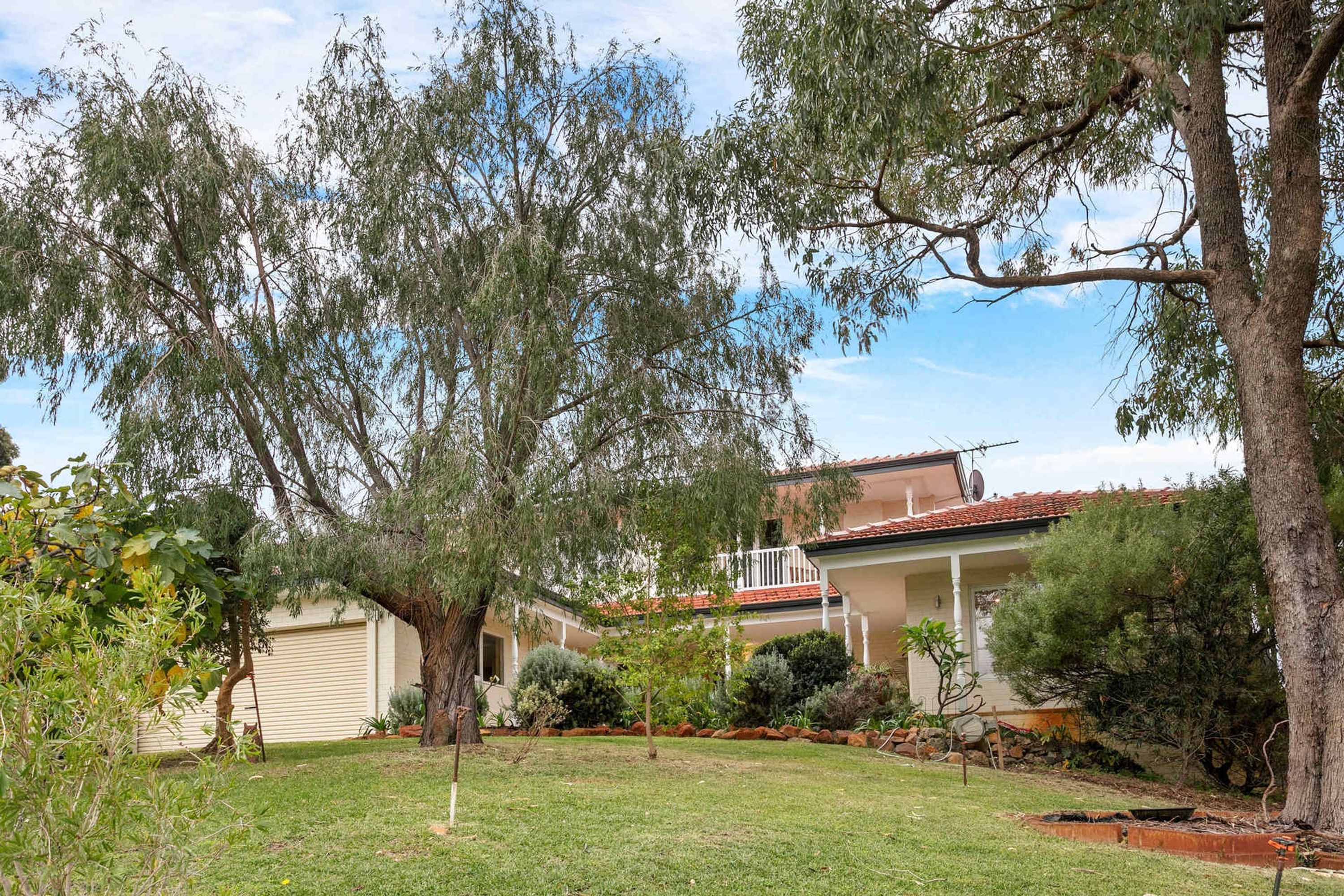 70 Empire Avenue, Wembley Downs - Thumbnail 2