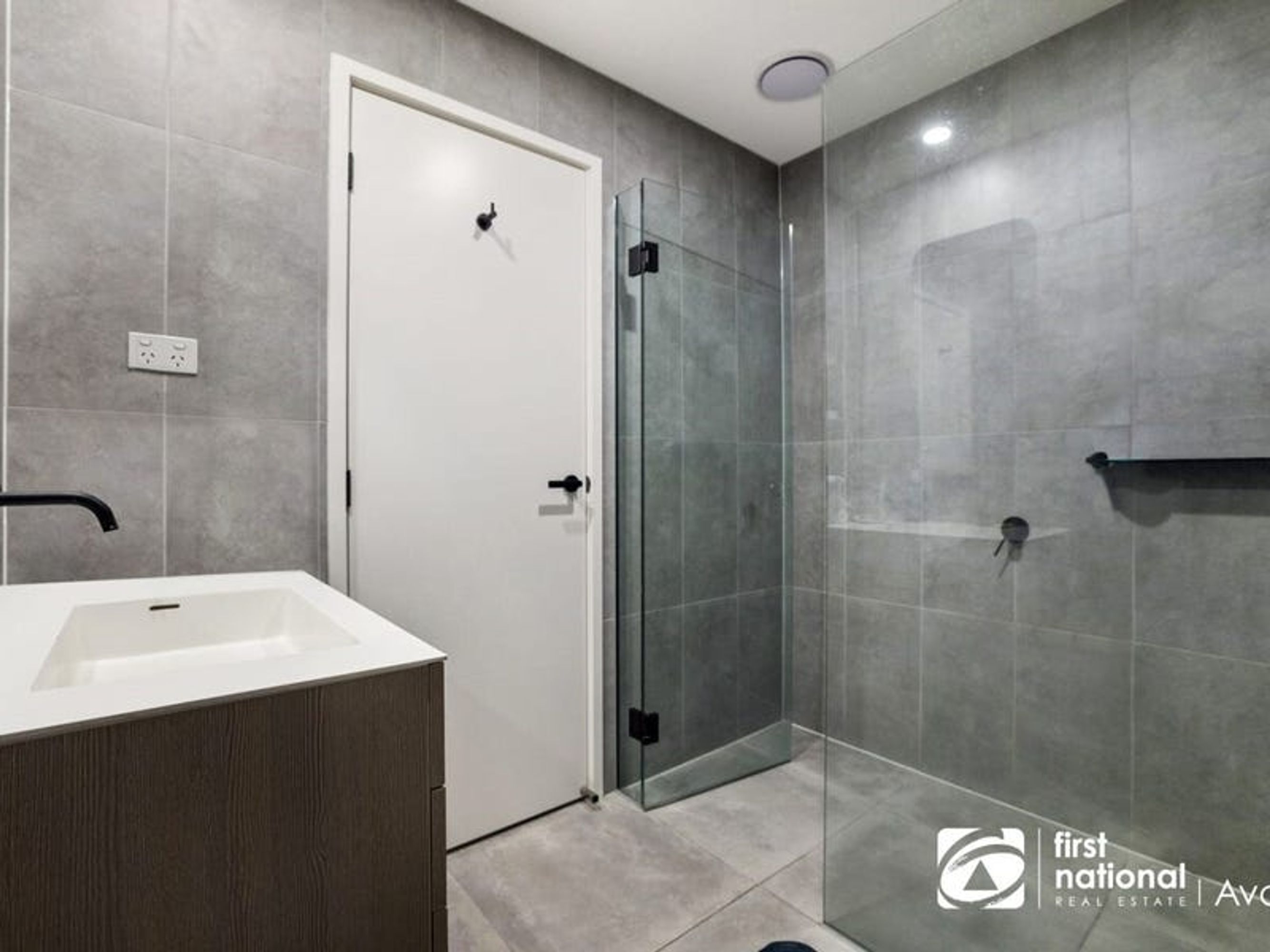 810/868 Blackburn Road, Clayton - Thumbnail 4