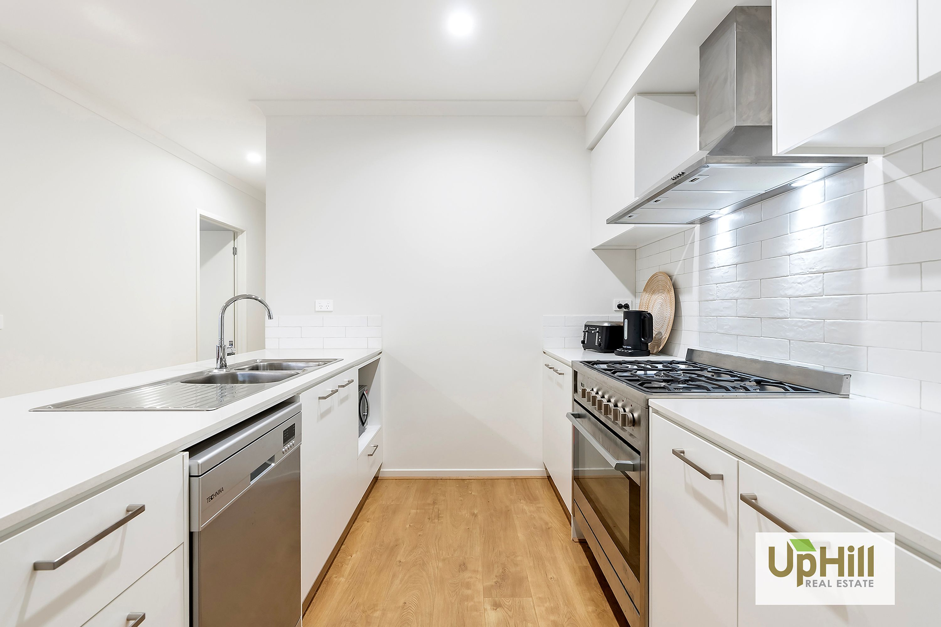 75 Athenaeum Avenue, Clyde North - Thumbnail 4