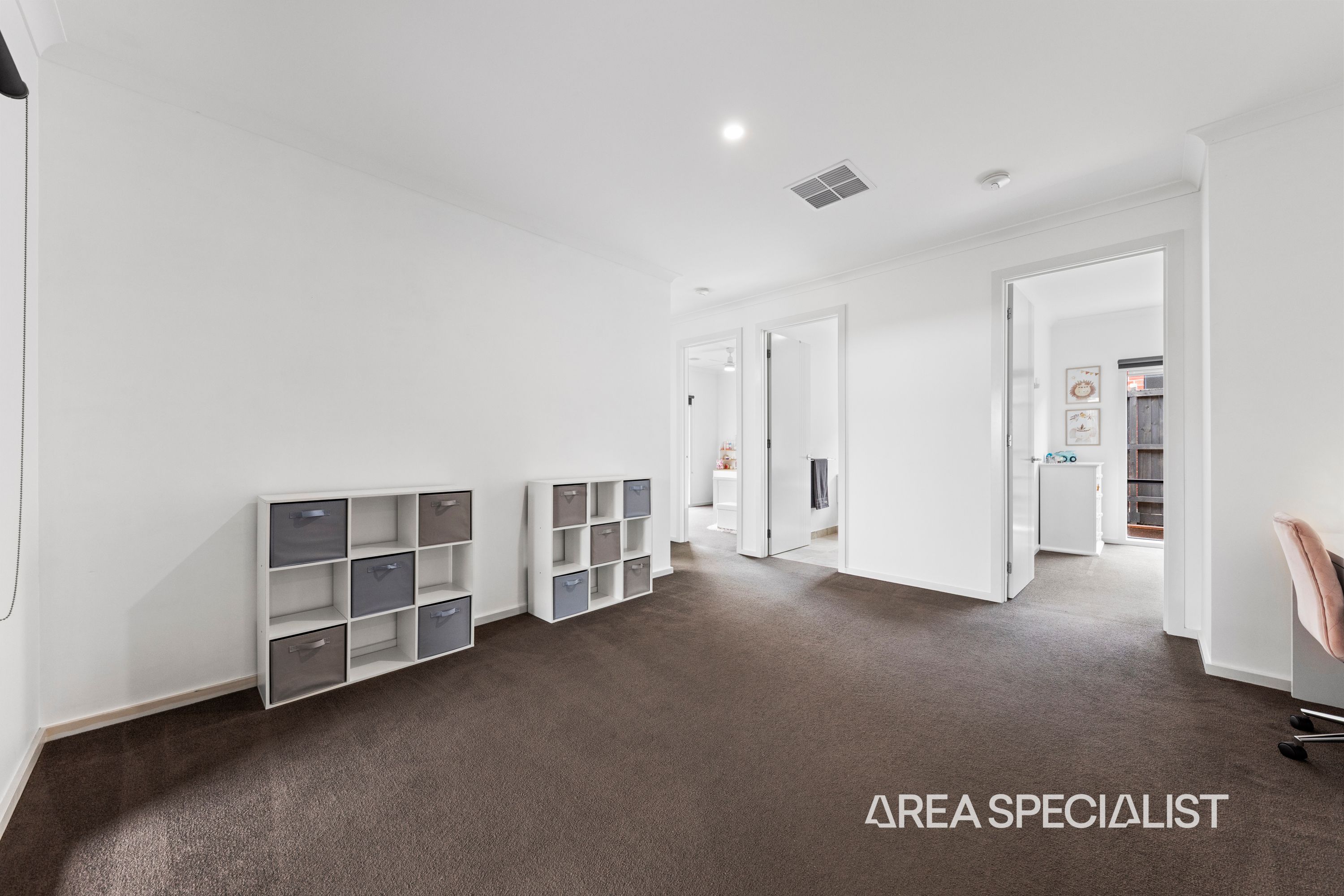 37 Vantage Drive, Pakenham - Thumbnail 2
