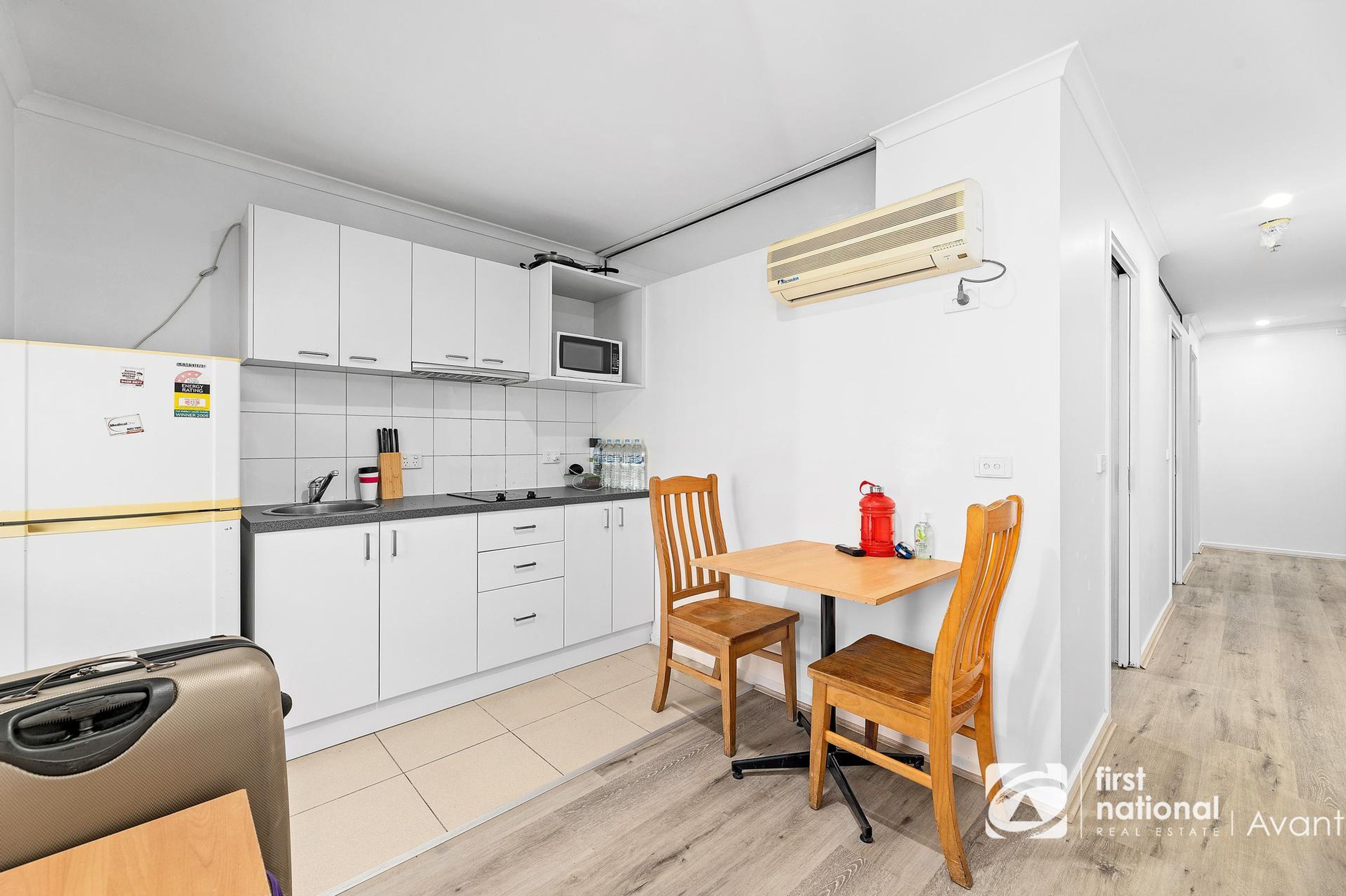 158/139 Lonsdale Street, Melbourne - Thumbnail 2