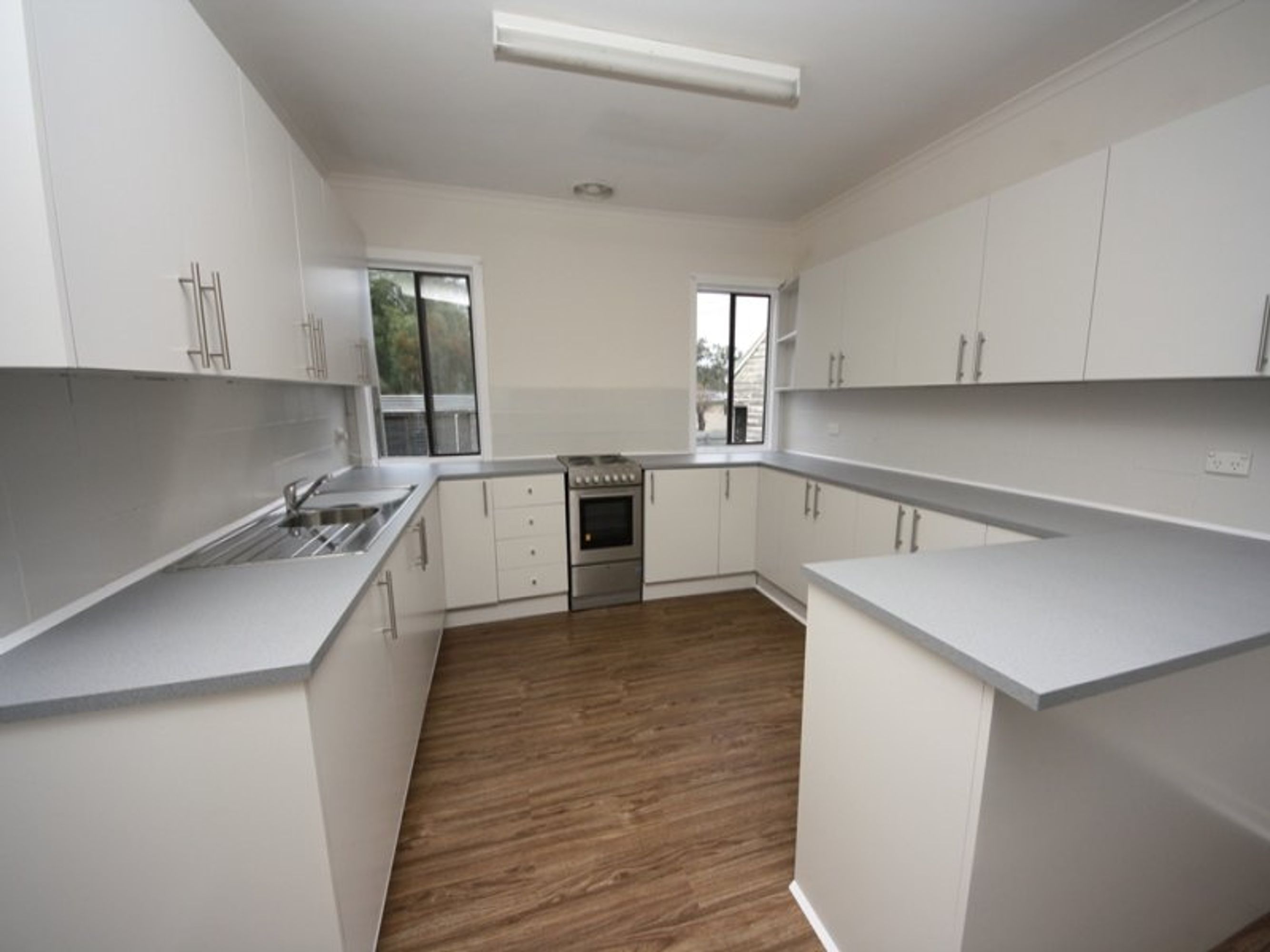 7 McDonald Street, Nhill VIC 3418, Nhill - Thumbnail 3