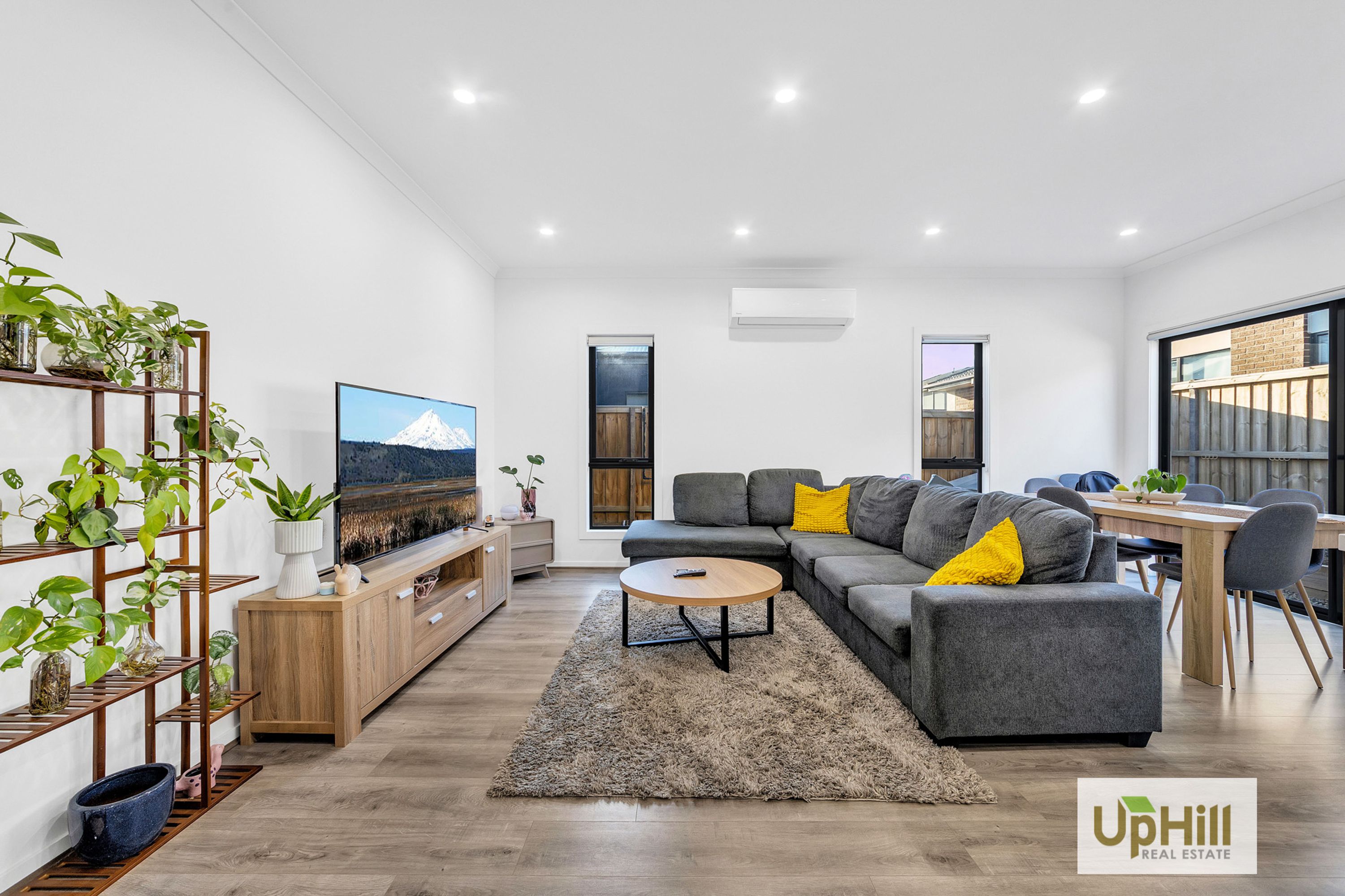 79 Plymouth Boulevard, Clyde North - Thumbnail 5