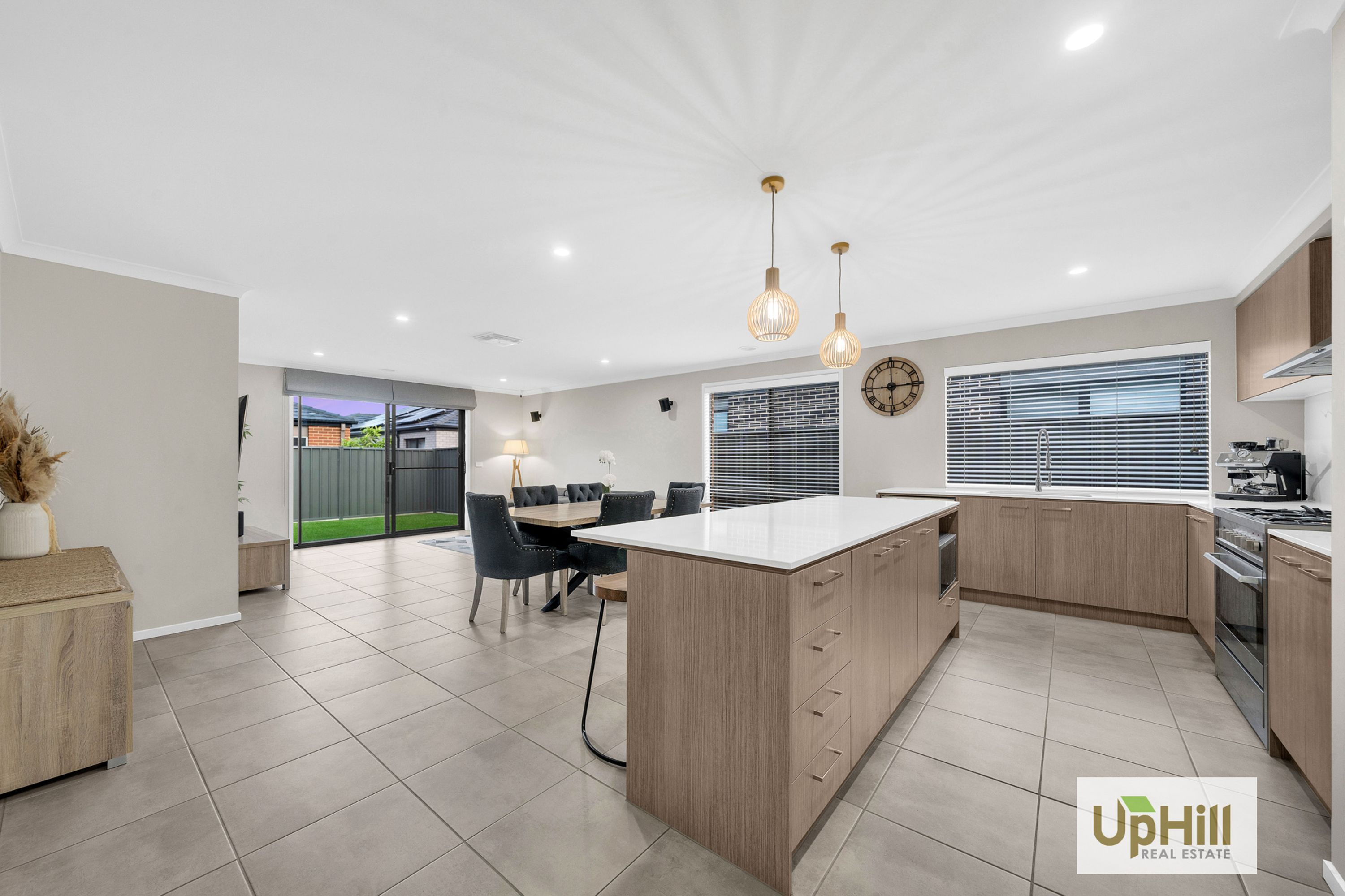 11 Magenta Street, Clyde North - Thumbnail 8