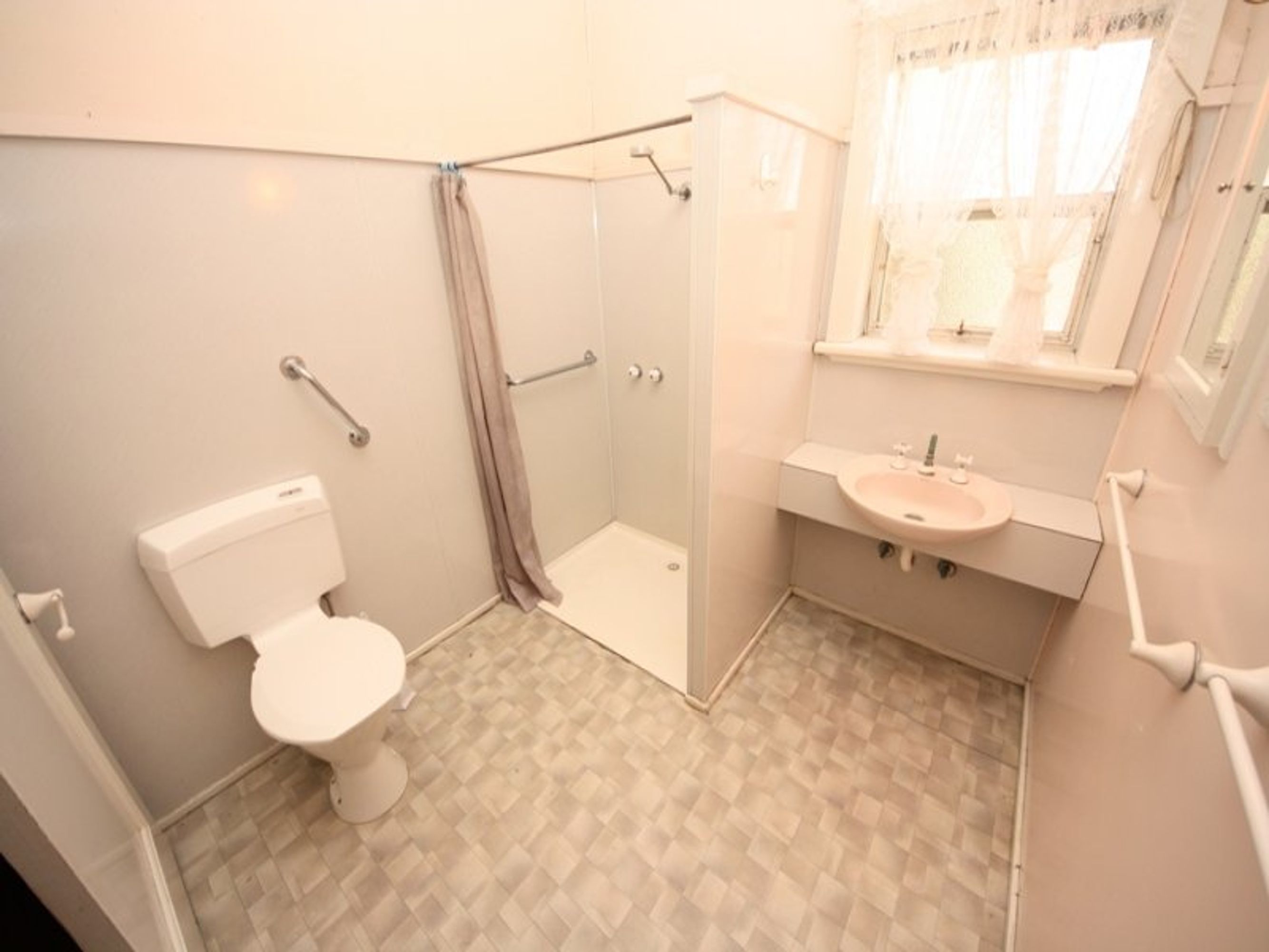 20 Davis Avenue, Nhill VIC 3418, Nhill - Thumbnail 6