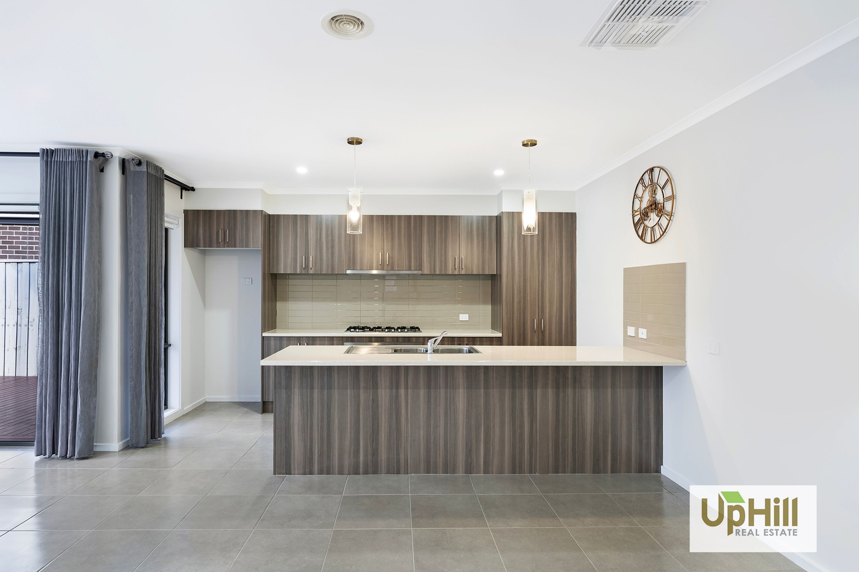 66 Picnic Avenue, Clyde North - Thumbnail 6