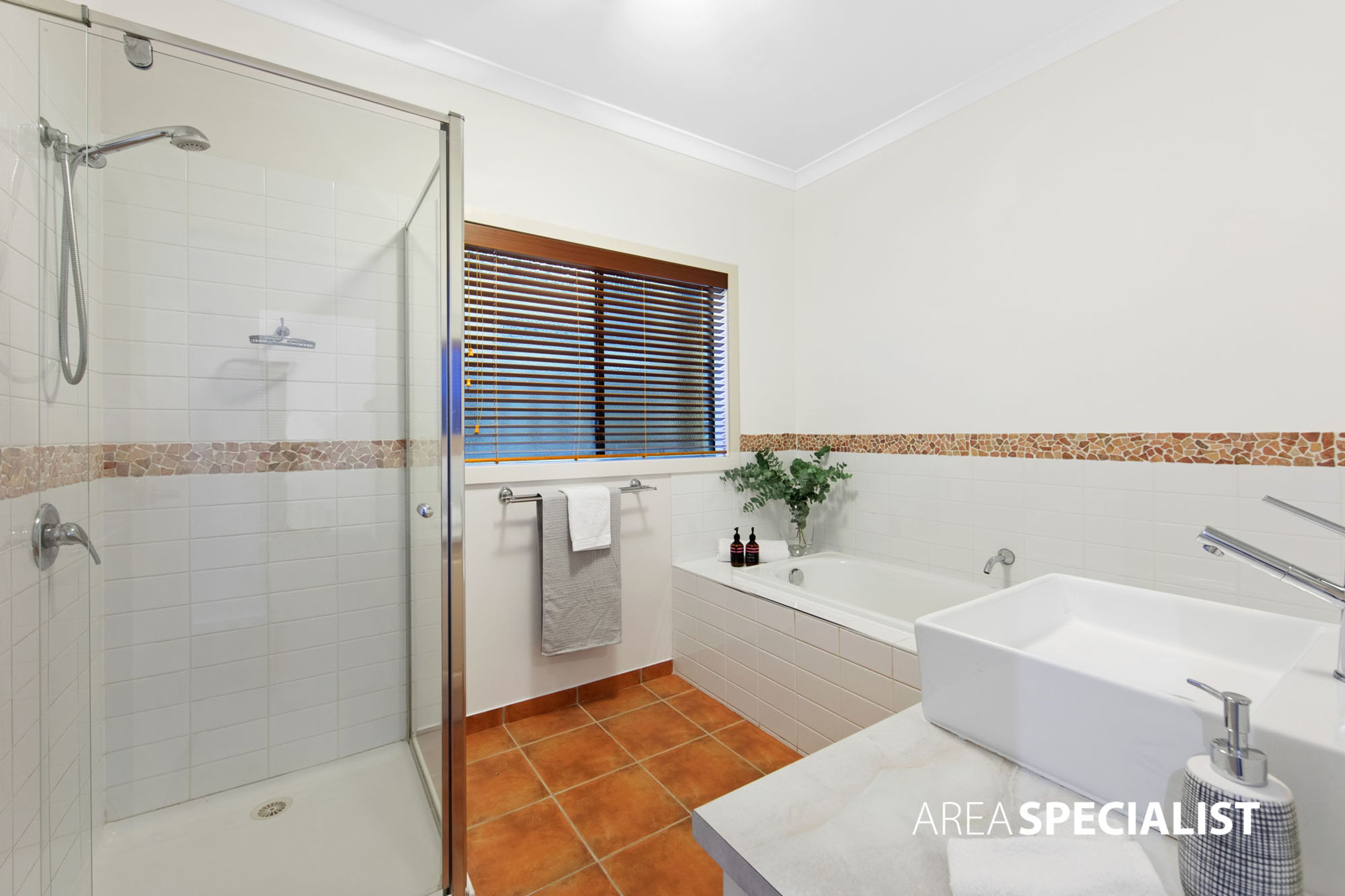 40 Kingston Drive, Taylors Hill VIC 3037, Taylors Hill - Thumbnail 4