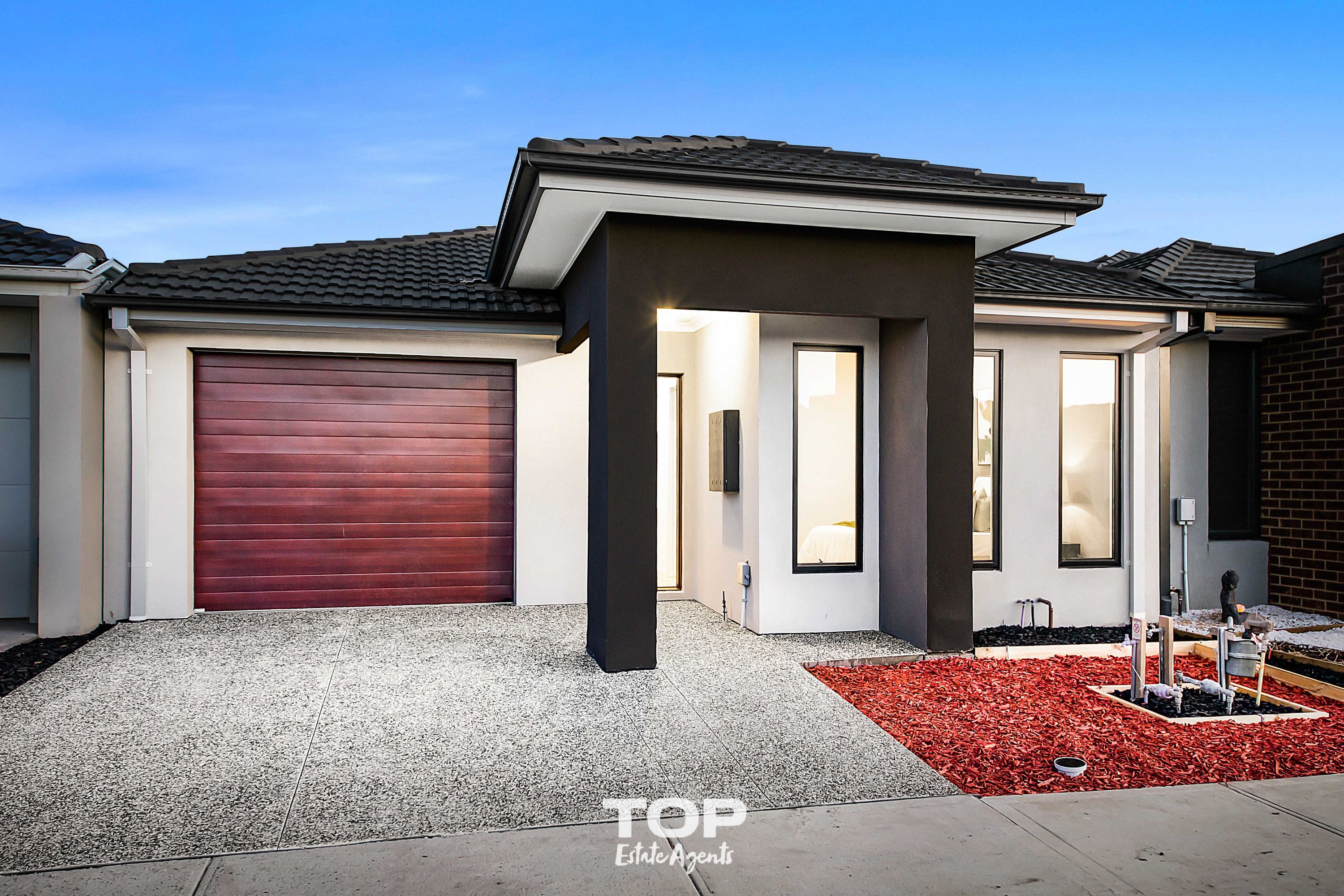 15 Tartan Drive, Clyde North - Thumbnail 4
