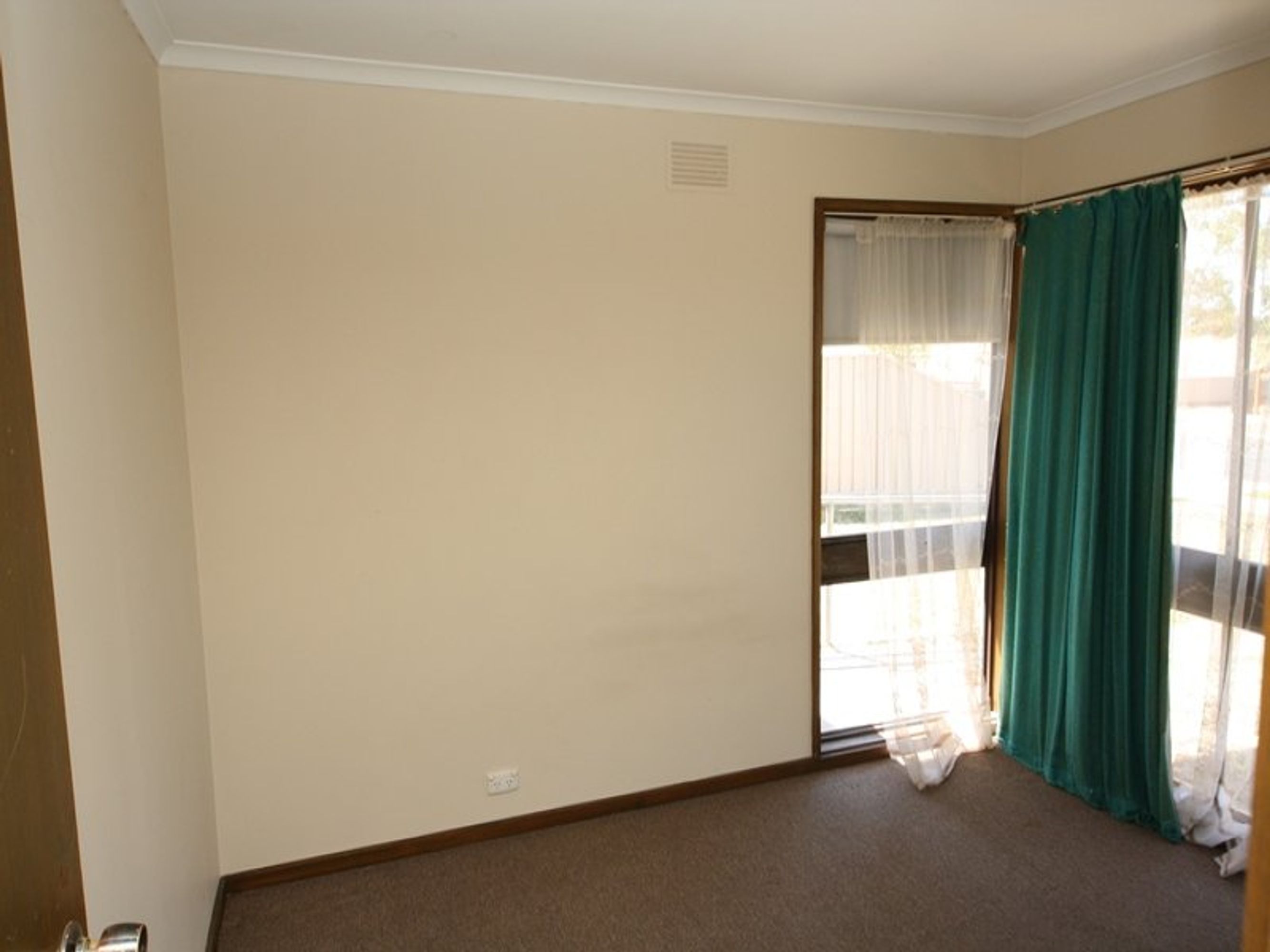 21 Creek Crescent, Horsham VIC 3400, Horsham - Thumbnail 6