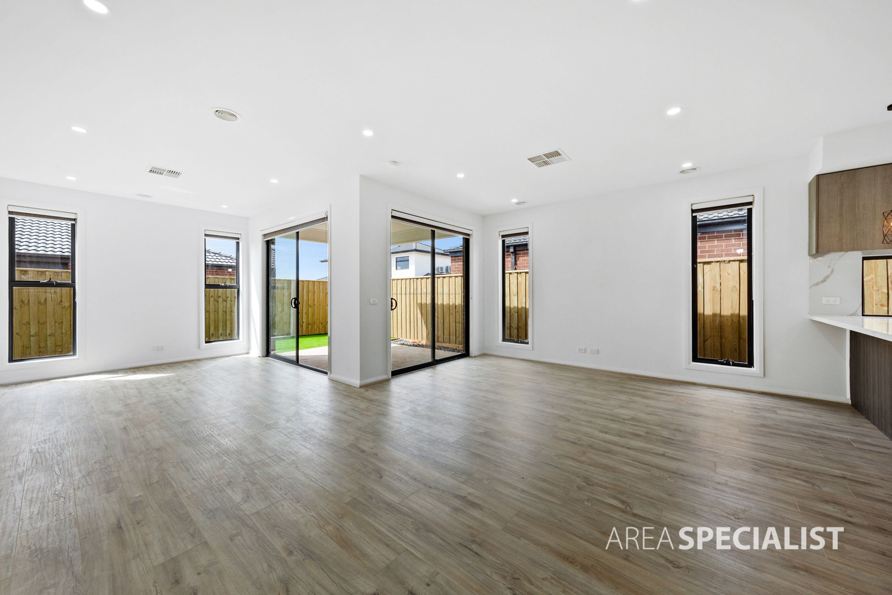 11 Messina Street, Fraser Rise VIC 3336, Fraser Rise - Thumbnail 3