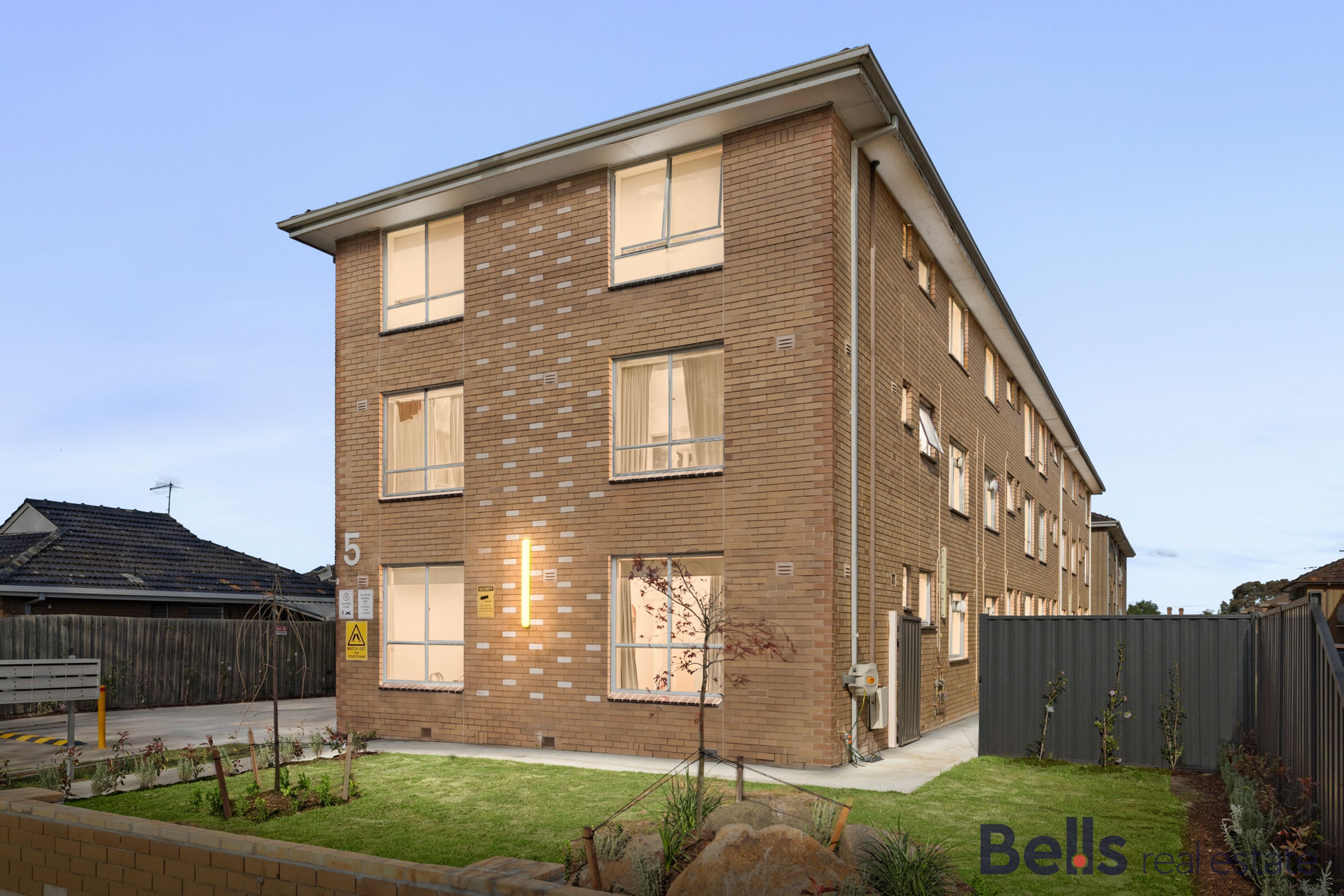 1/5 King Edward Avenue