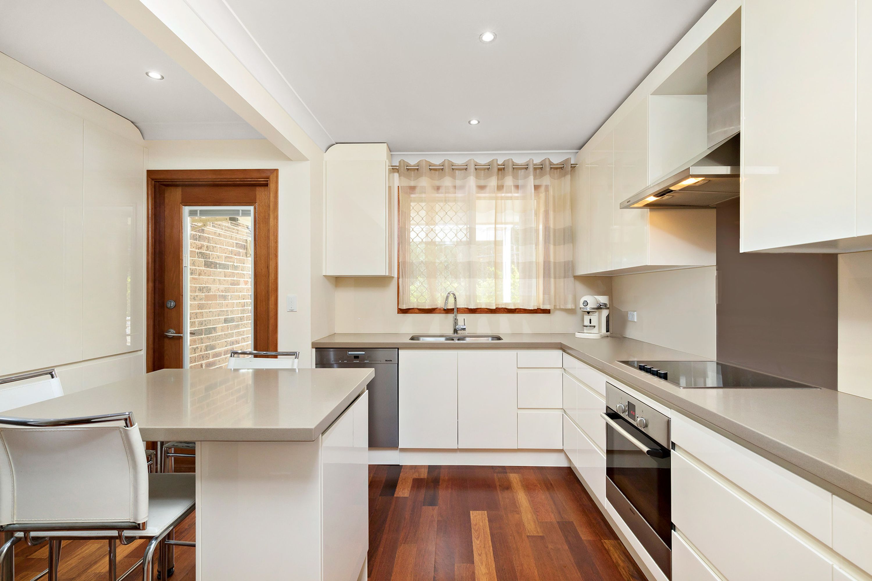 9/2 Wollybutt Road, Engadine - Thumbnail 2