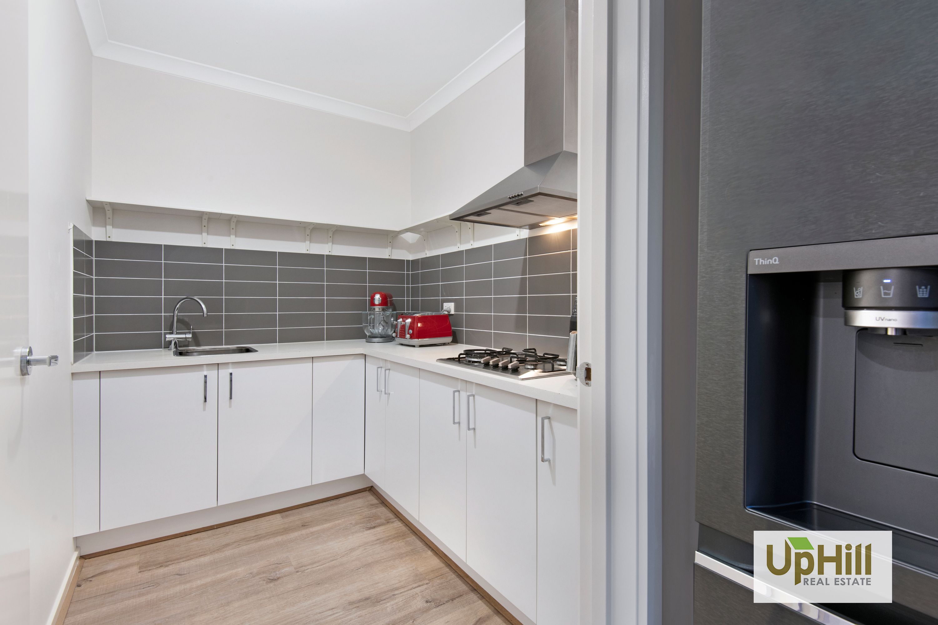 16 Mernoo Avenue, Clyde North - Thumbnail 6