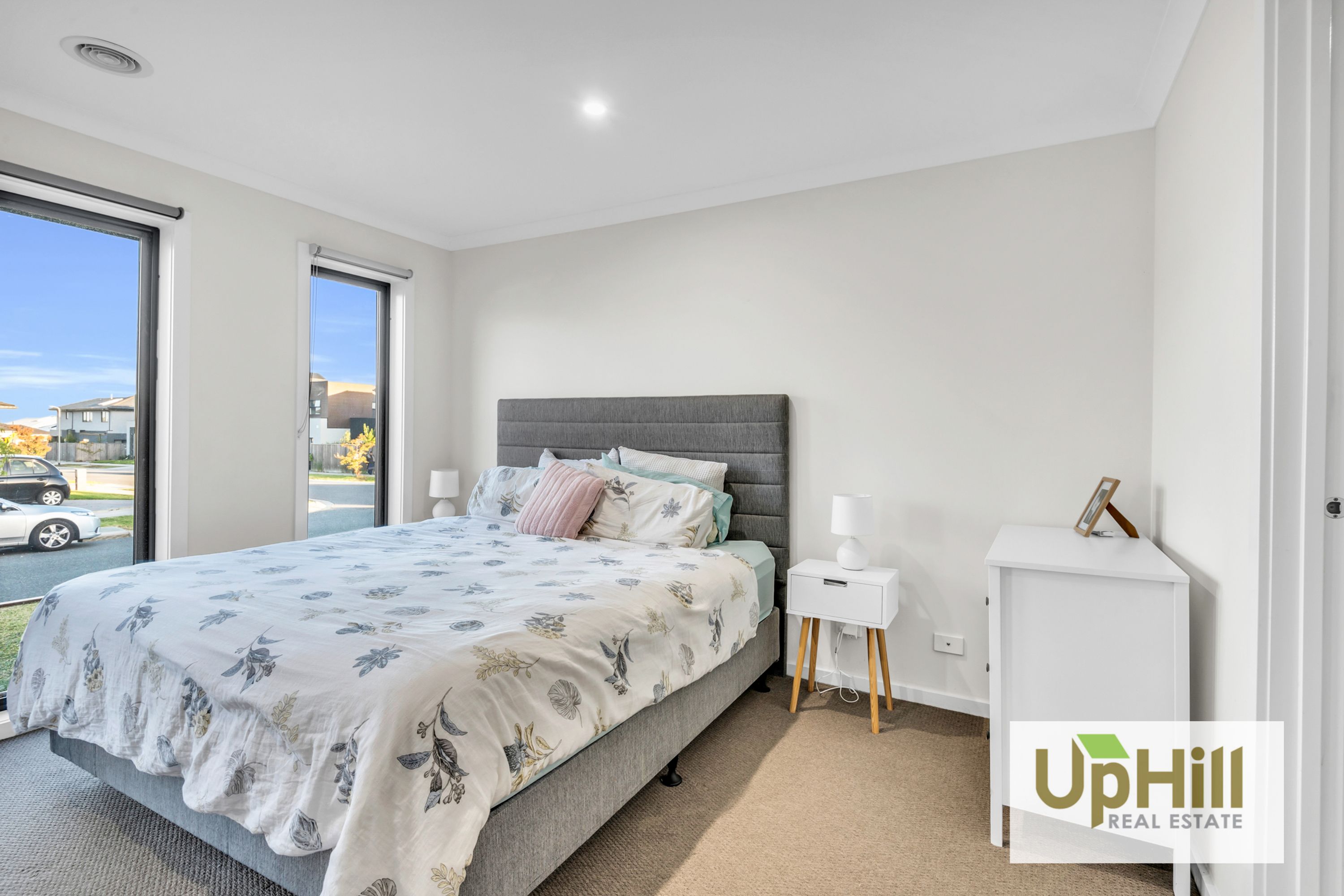 6 Landsdowne Avenue, Clyde North - Thumbnail 2