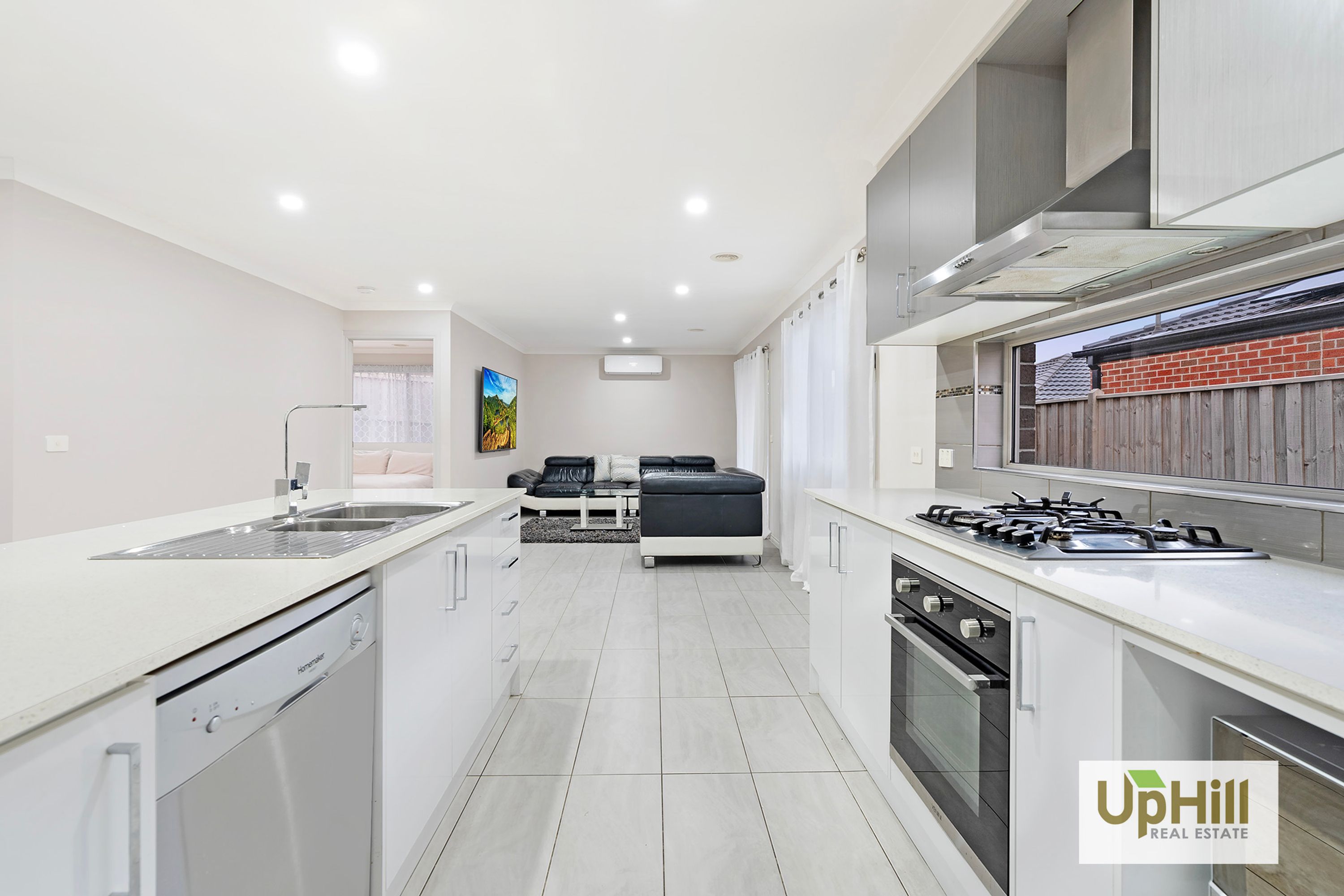 26 Barcelona Avenue, Clyde North - Thumbnail 8