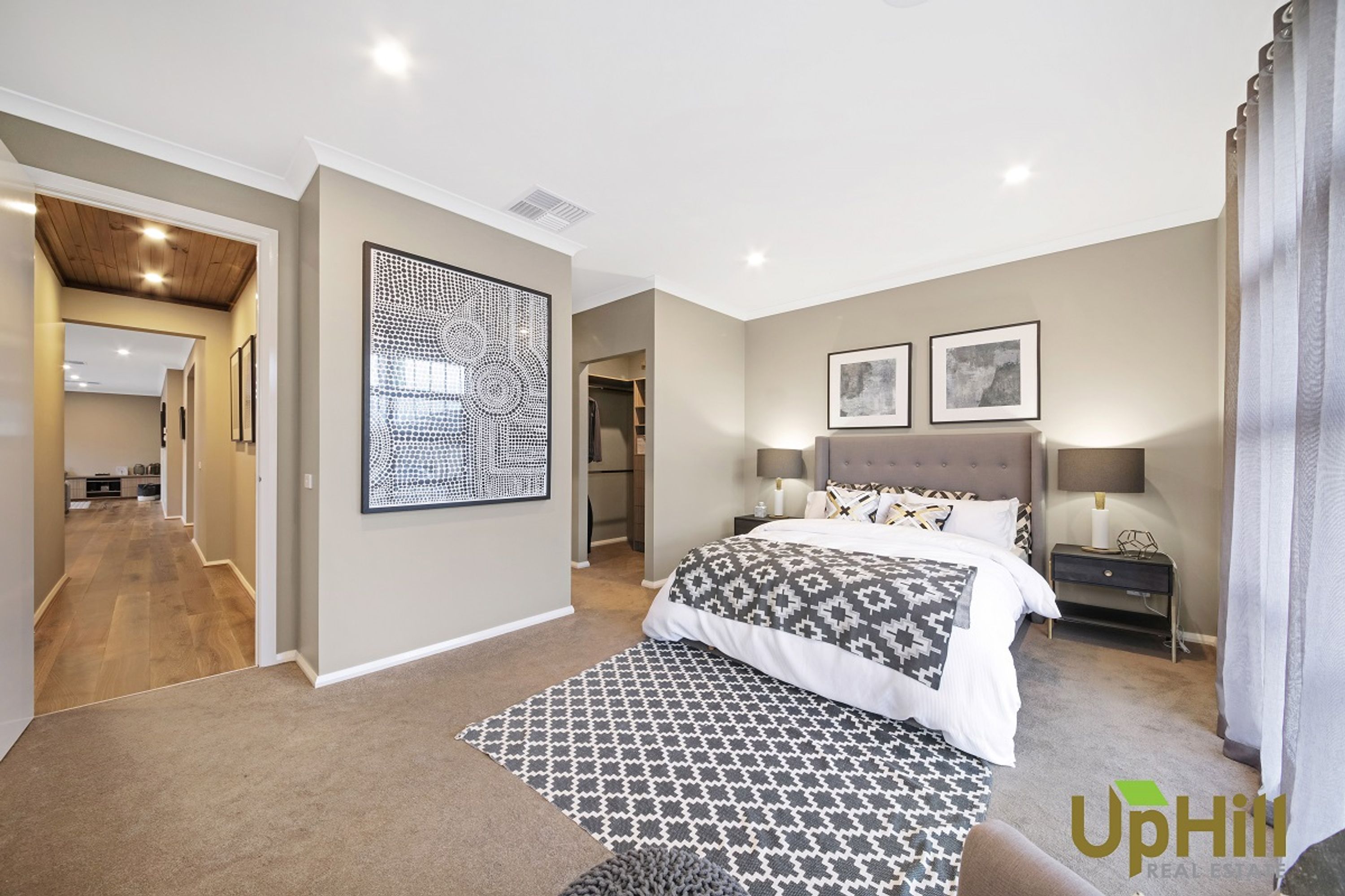 12 LUCINDA LANE, Cranbourne North - Thumbnail 4