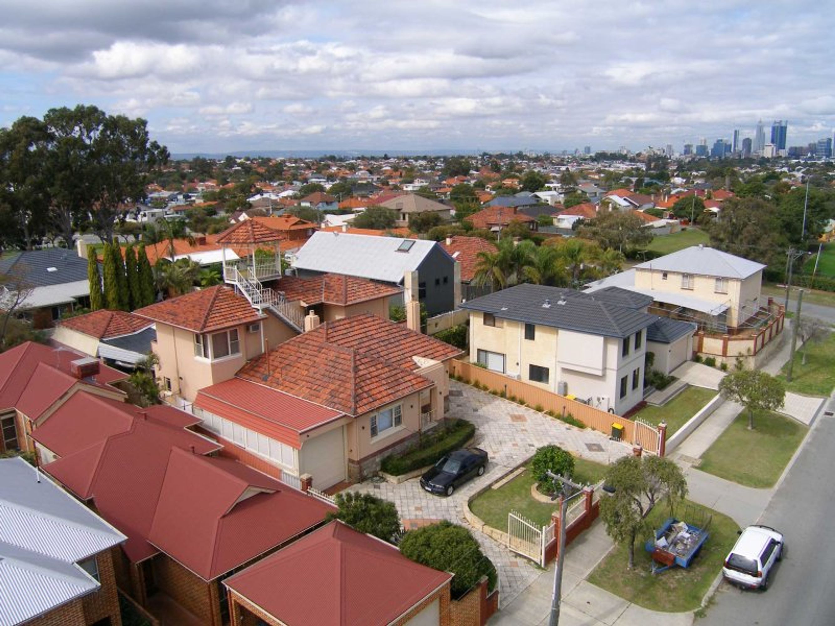 6 Highlands Road, North Perth - Thumbnail 4