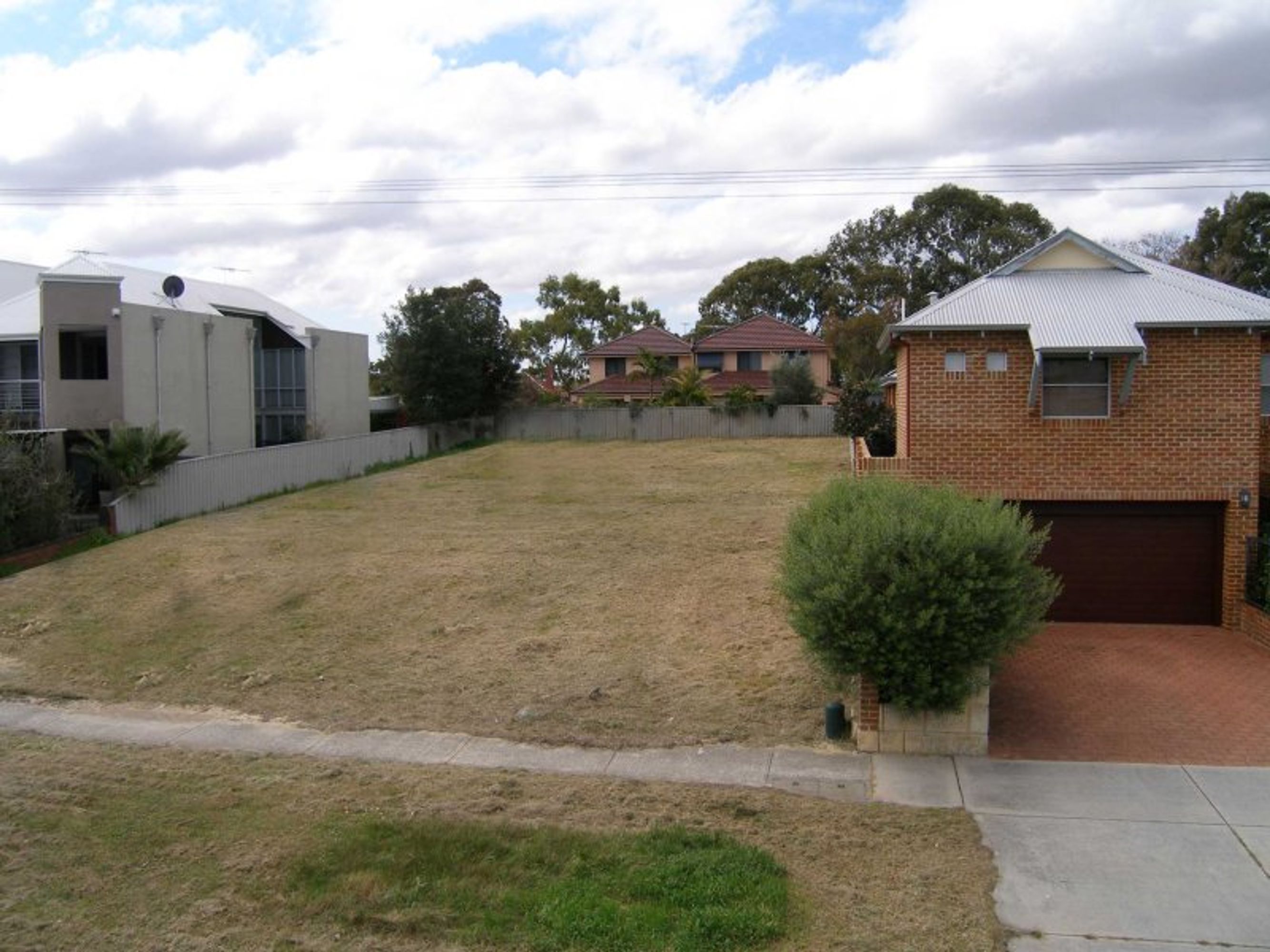 6 Highlands Road, North Perth - Thumbnail 2