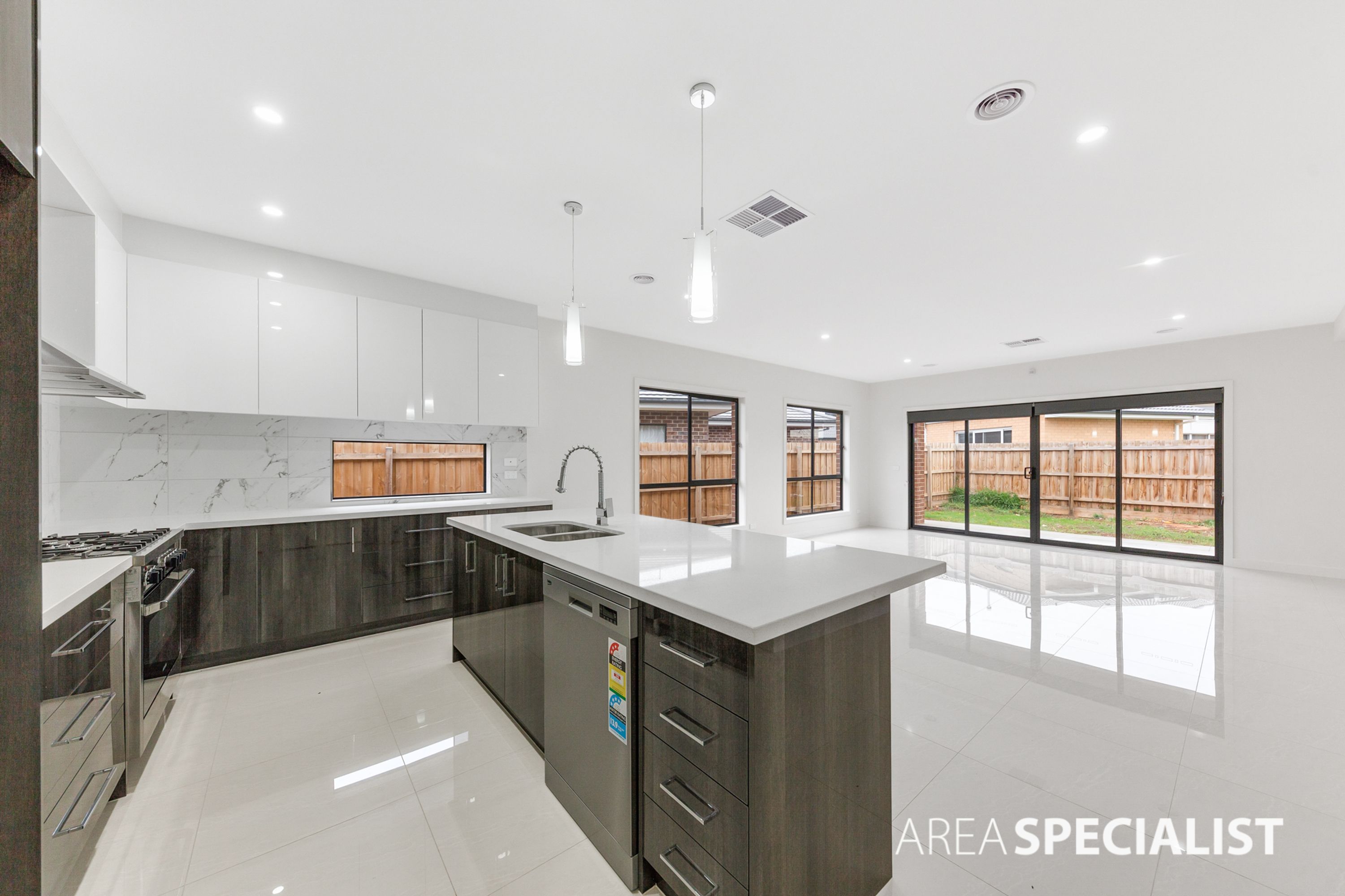 14 Cascarilla Street, Aintree VIC 3336, Aintree - Thumbnail 5