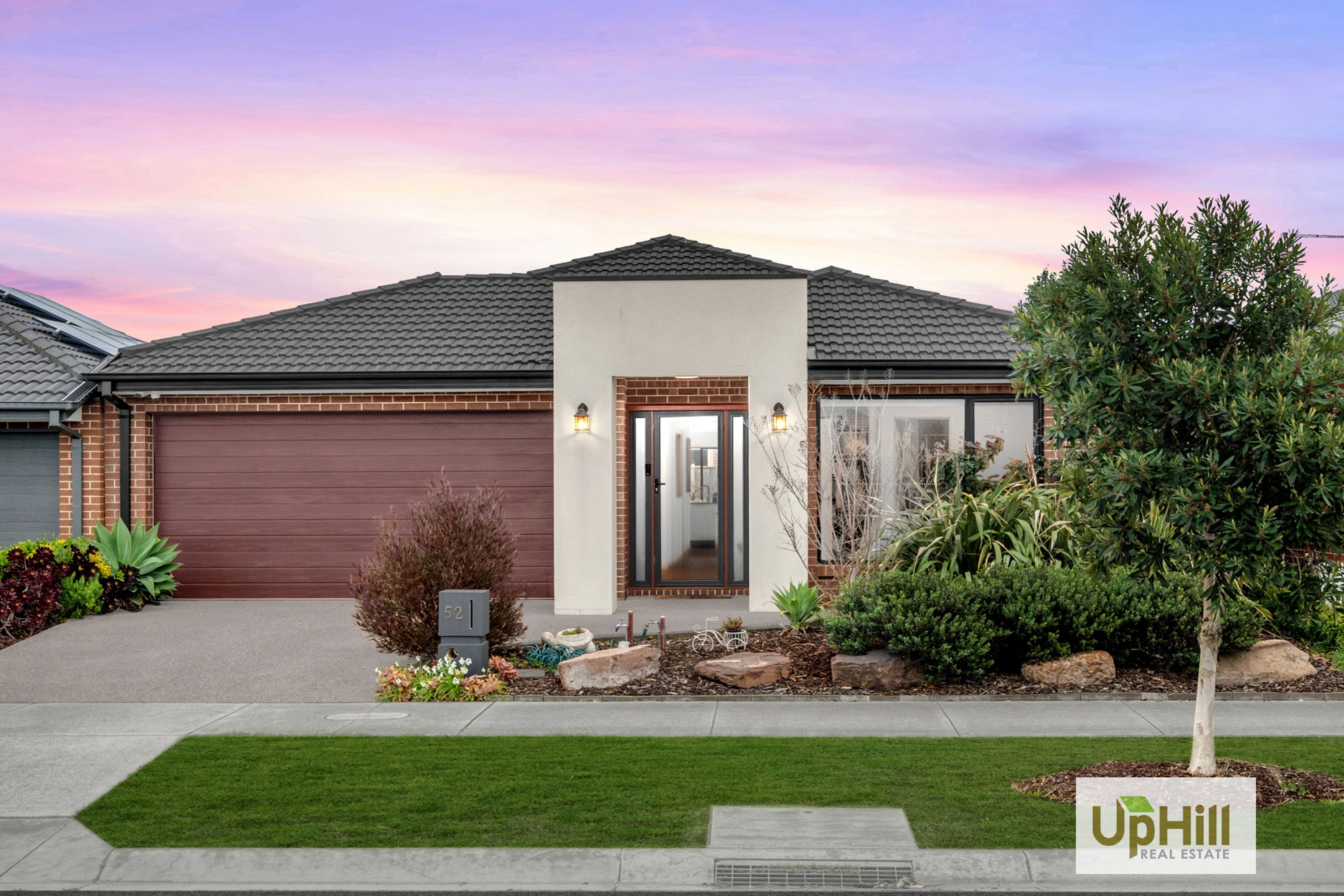 52 Simmental Drive, Clyde North - Thumbnail 2