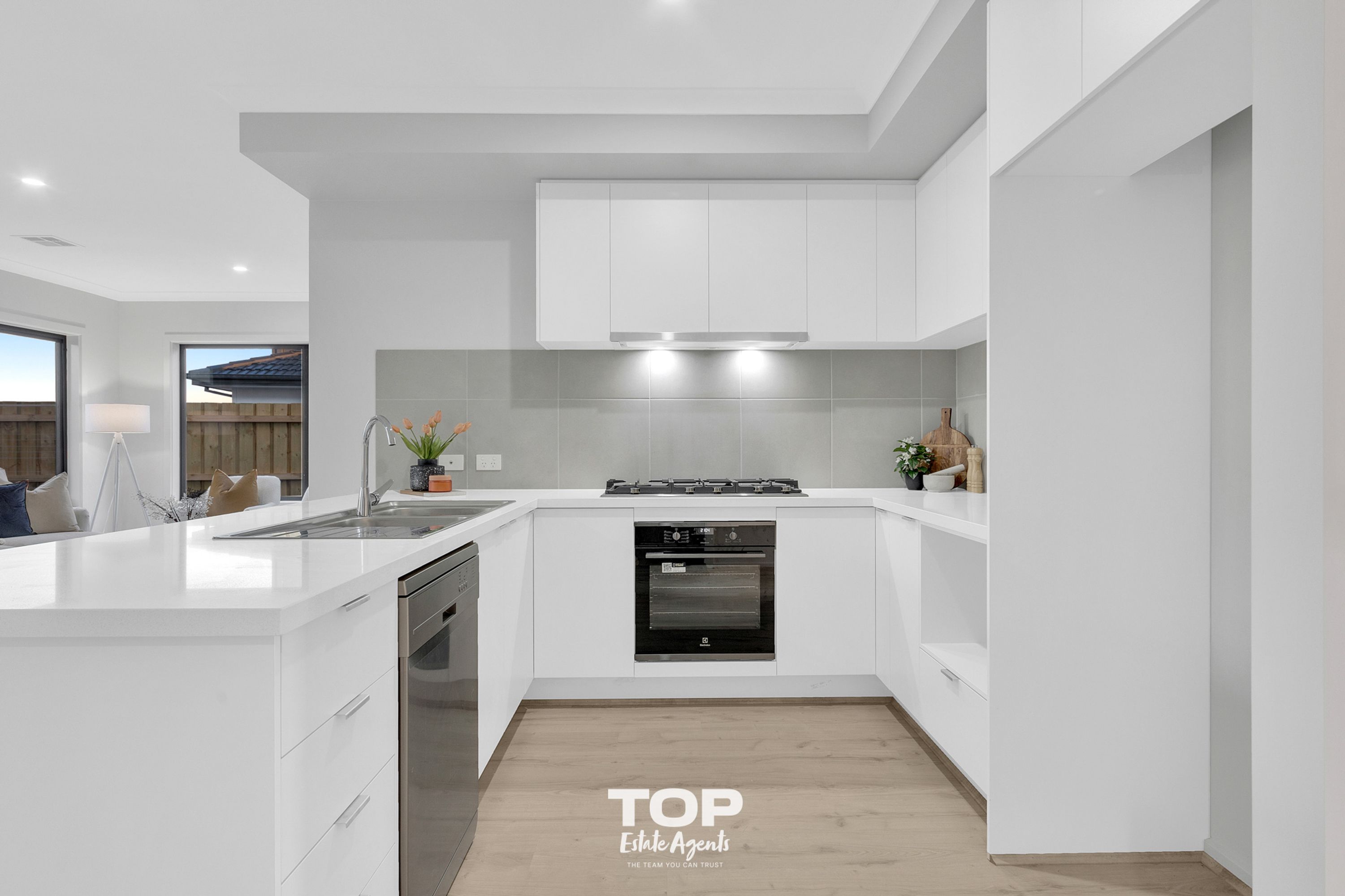 13 Gobelins Walk, Clyde North - Thumbnail 8