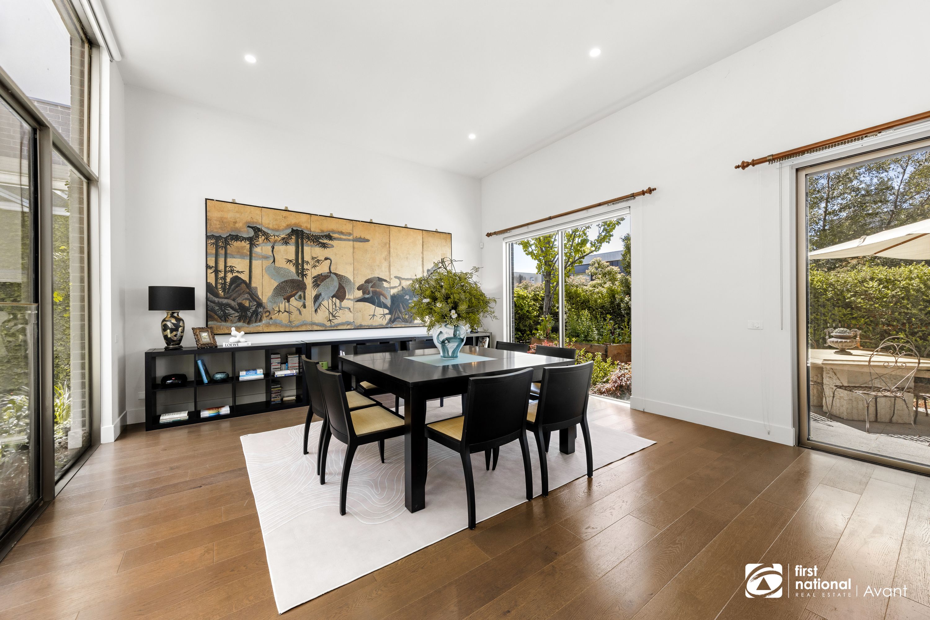8 Moreton Close, Kew - Thumbnail 5