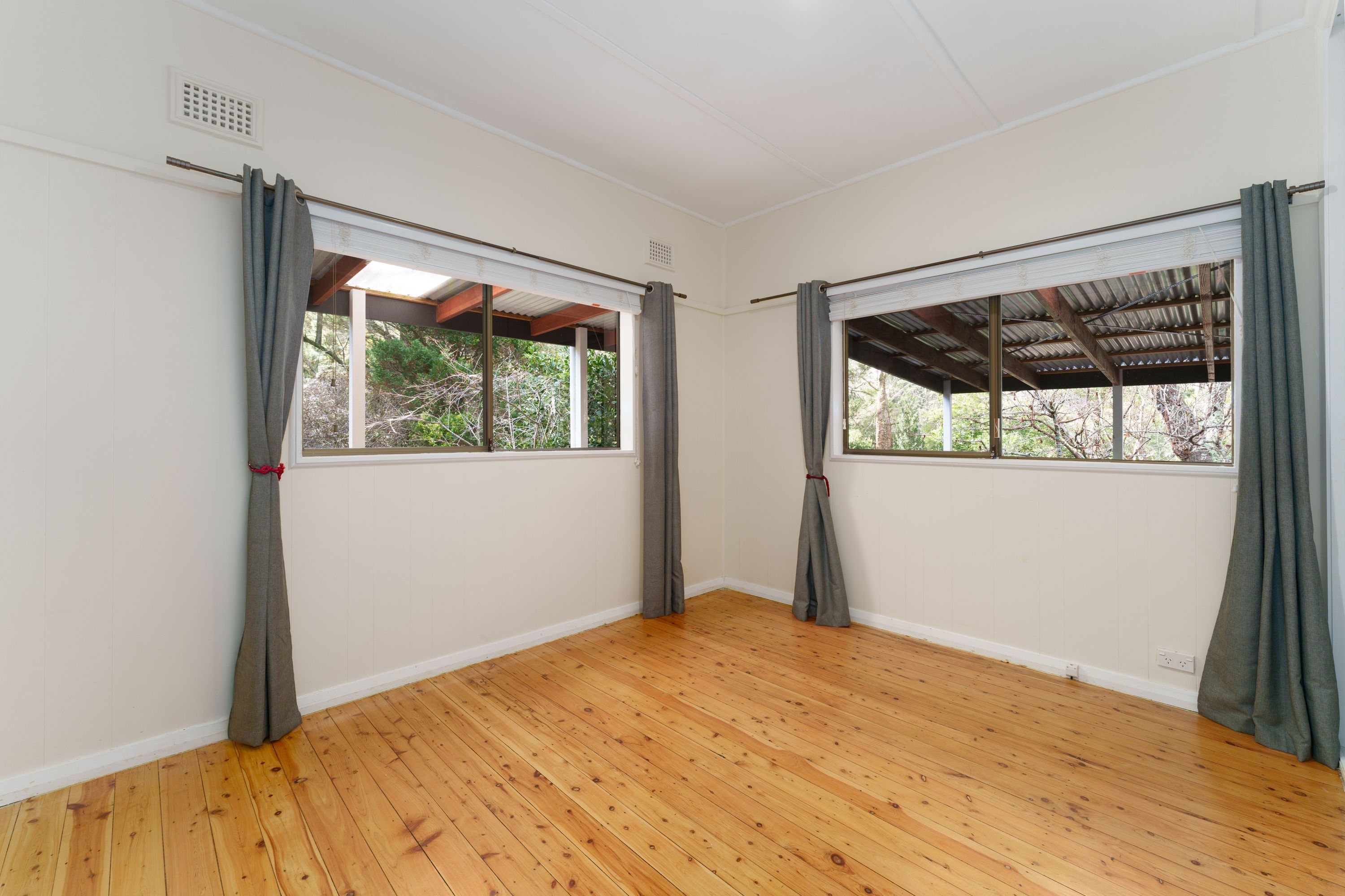 131 Burrawang Street, Katoomba - Thumbnail 7