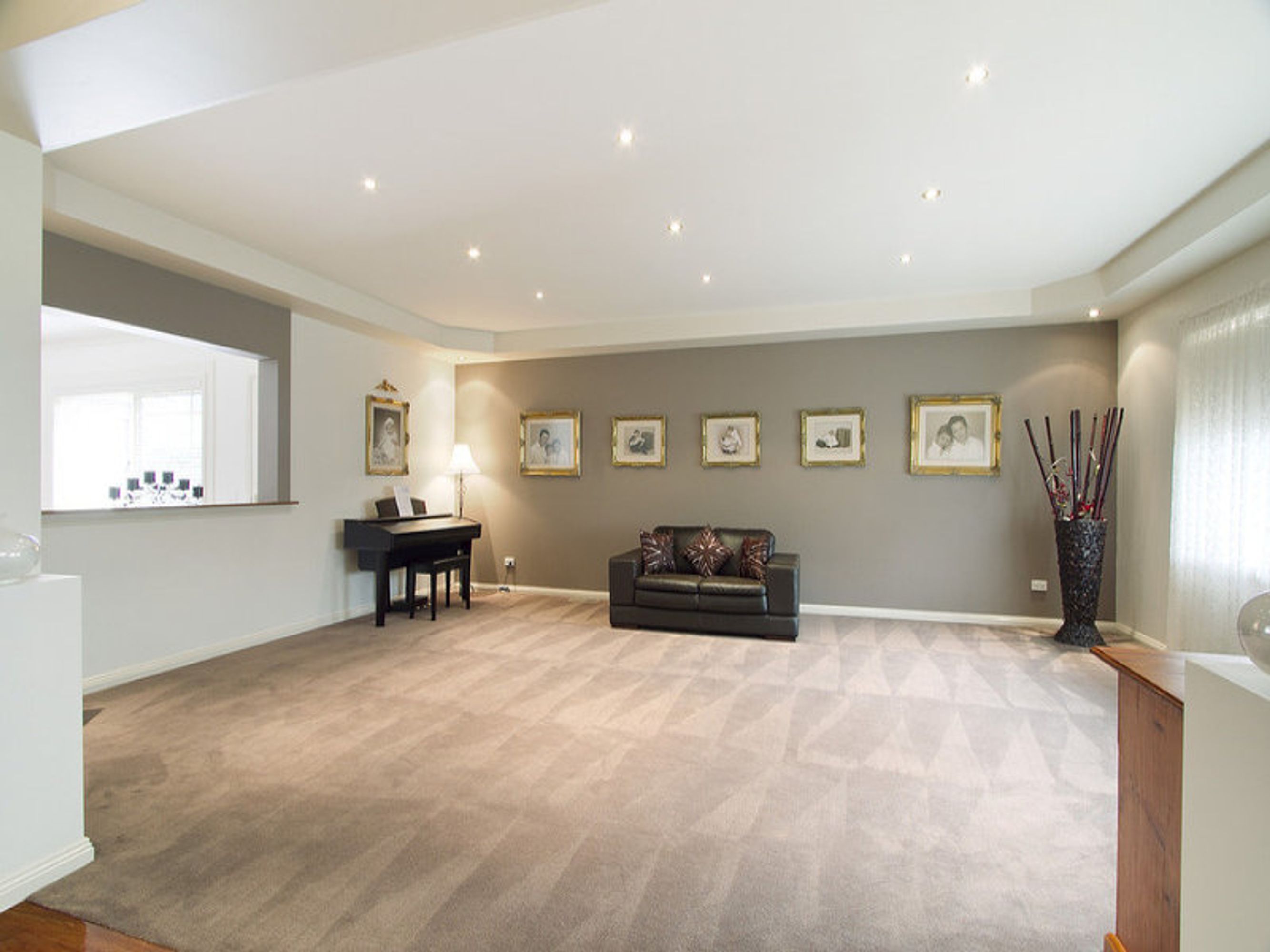 88 Lynbrook Boulevard, Lynbrook - Thumbnail 2