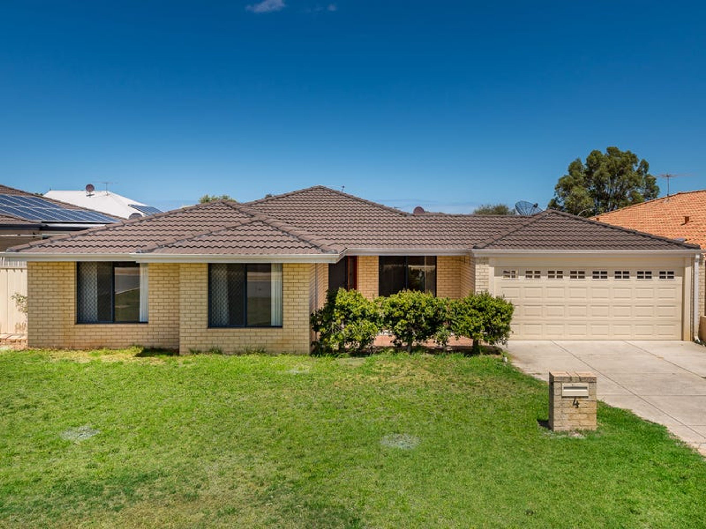 4 Lucca Ent, Pearsall, Pearsall - Image 1