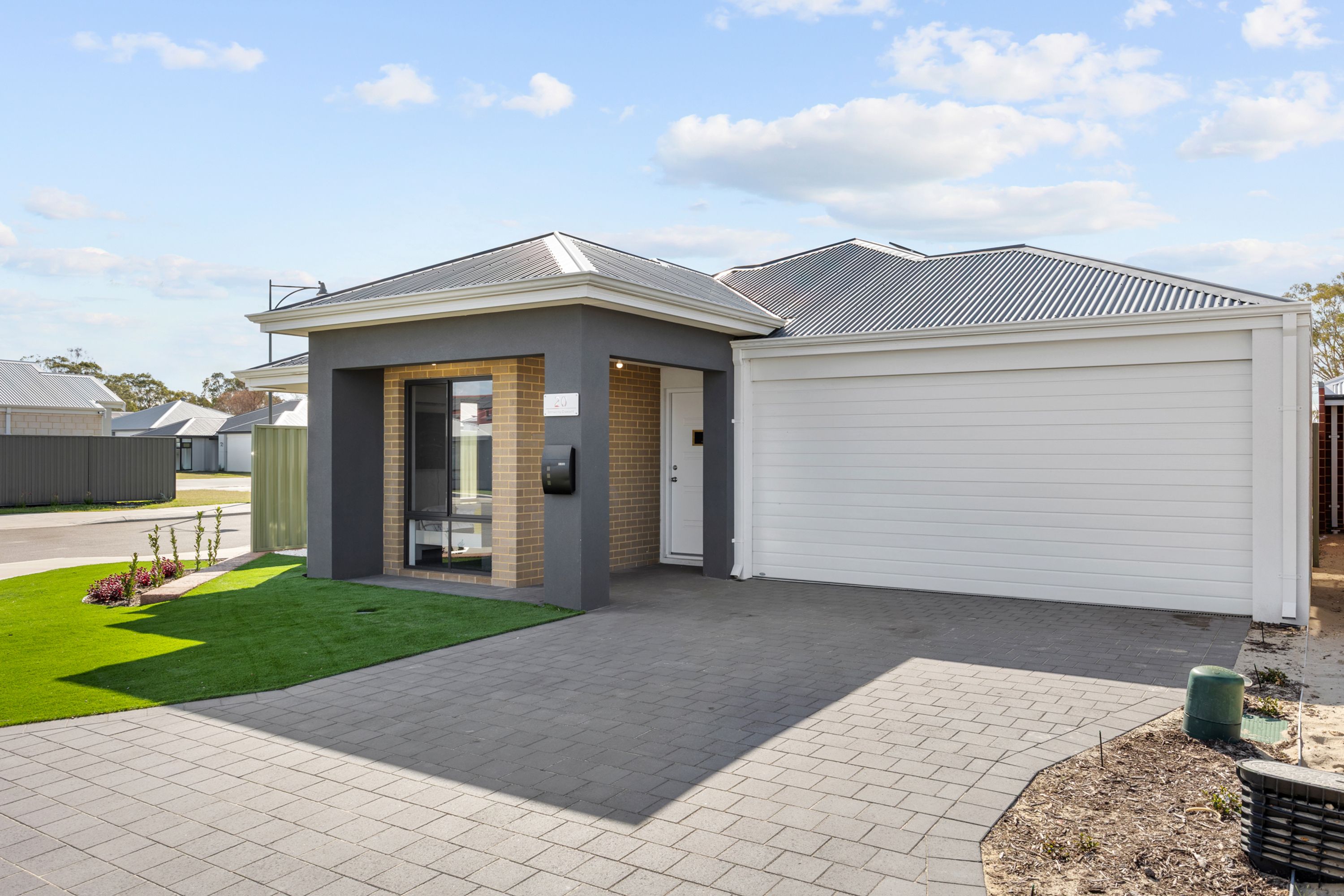 20 Stonecrop Crescent, Henley Brook - Thumbnail 2