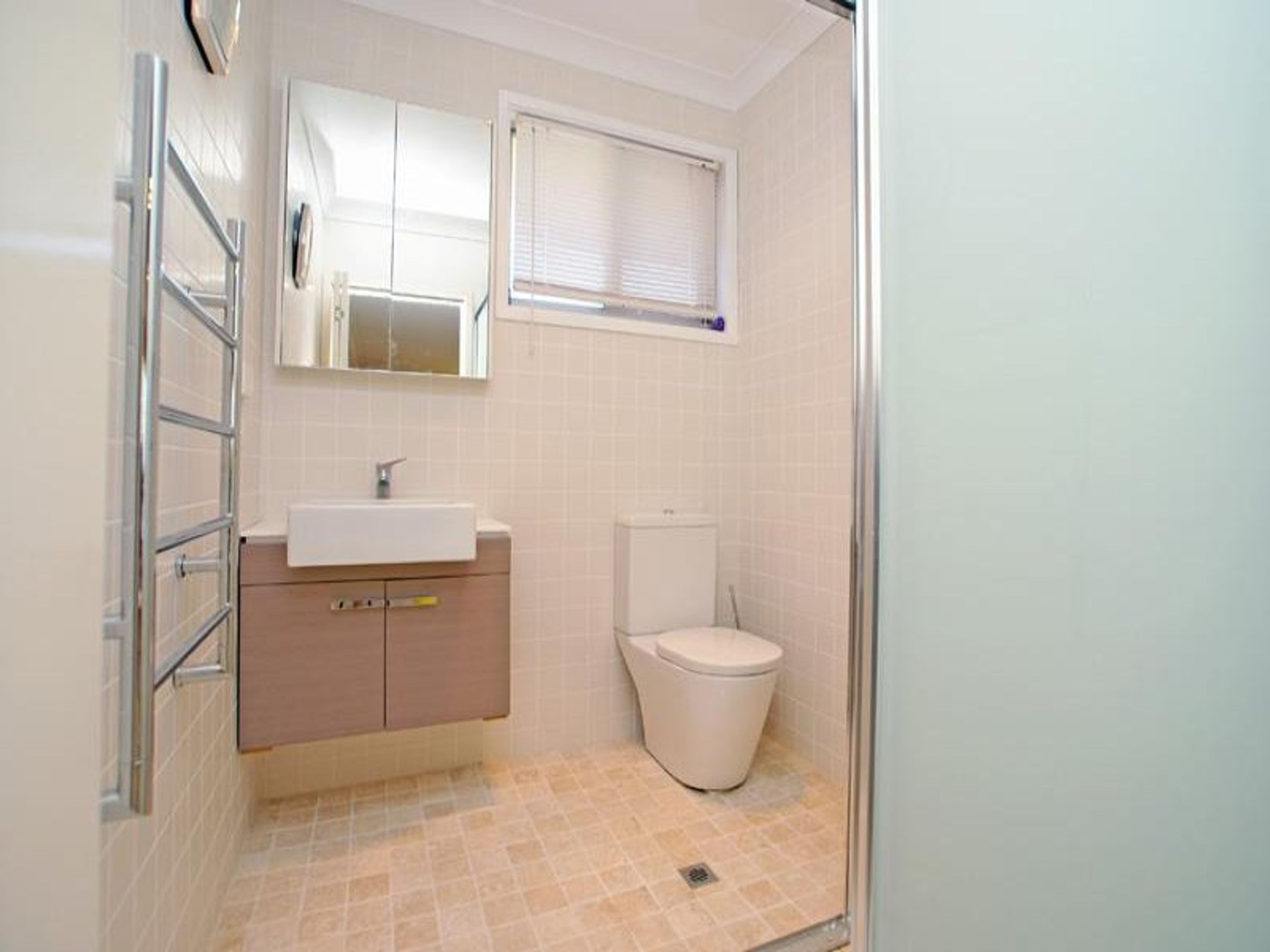 16 Plimsoll St, Sans Souci, Sans Souci - Thumbnail 5