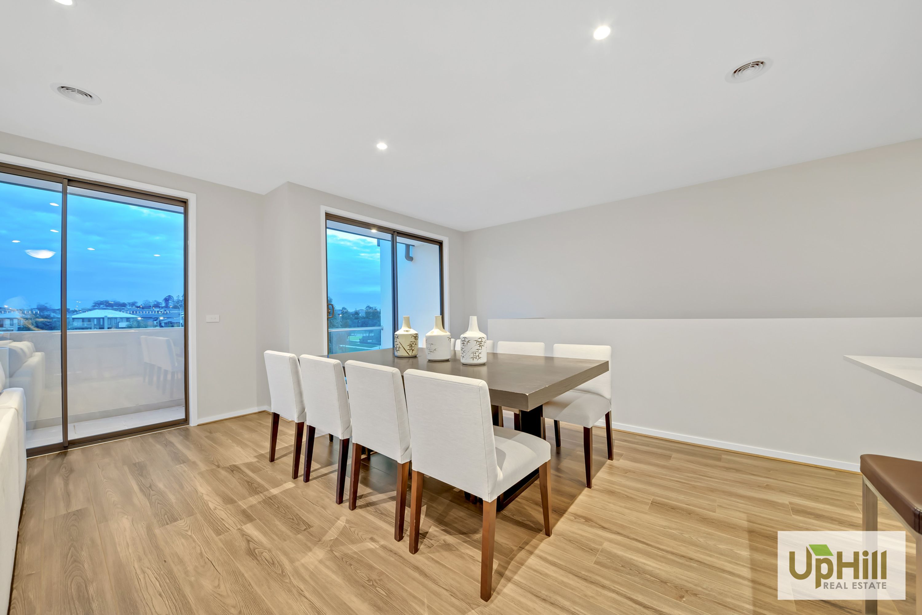 18 REVELWOOD WAY, Clyde North - Thumbnail 5