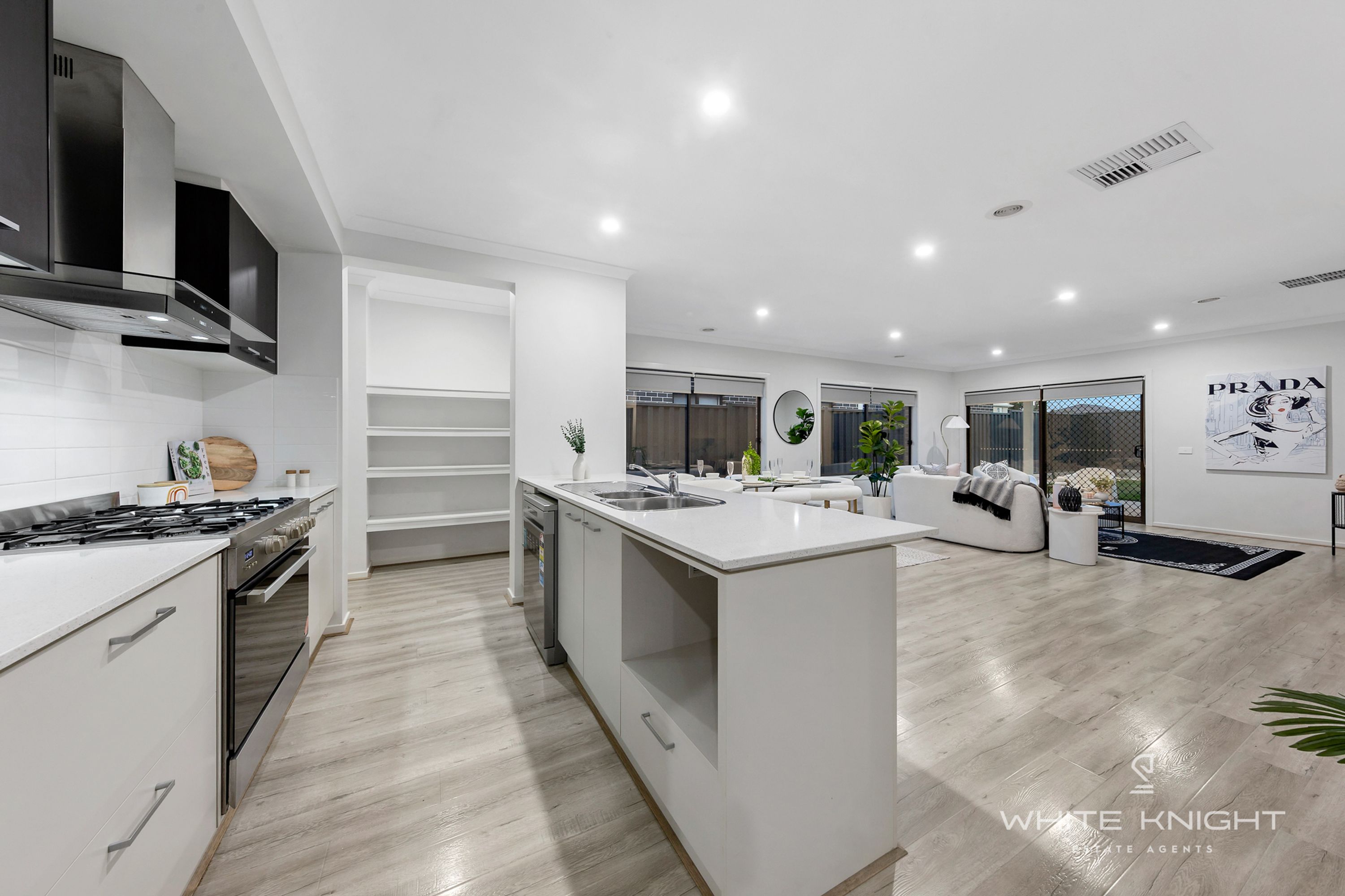 4 Ambervue Drive, Cobblebank VIC 3338, Cobblebank - Thumbnail 4